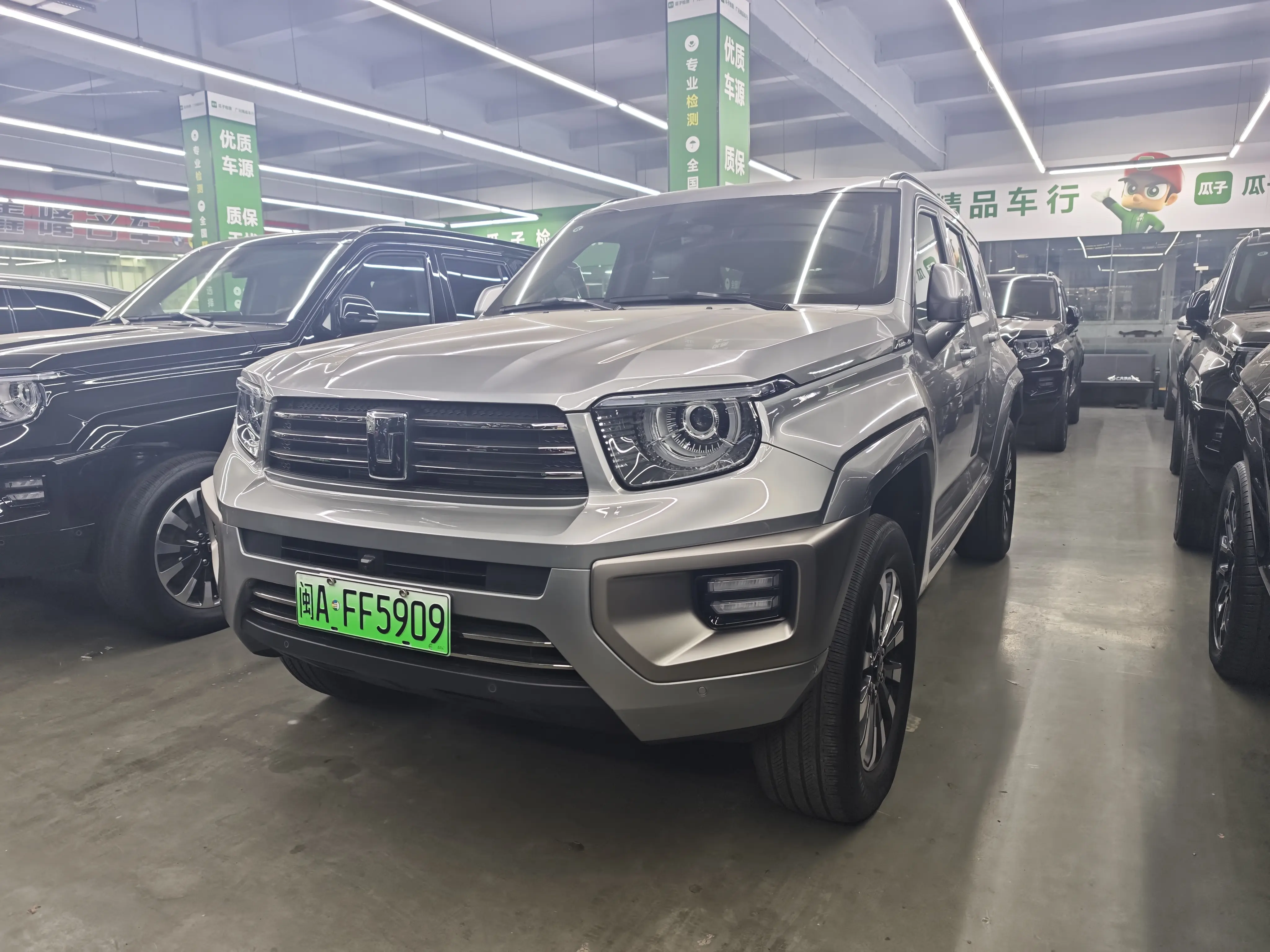 Tank 700 Hi4-T  из Китая