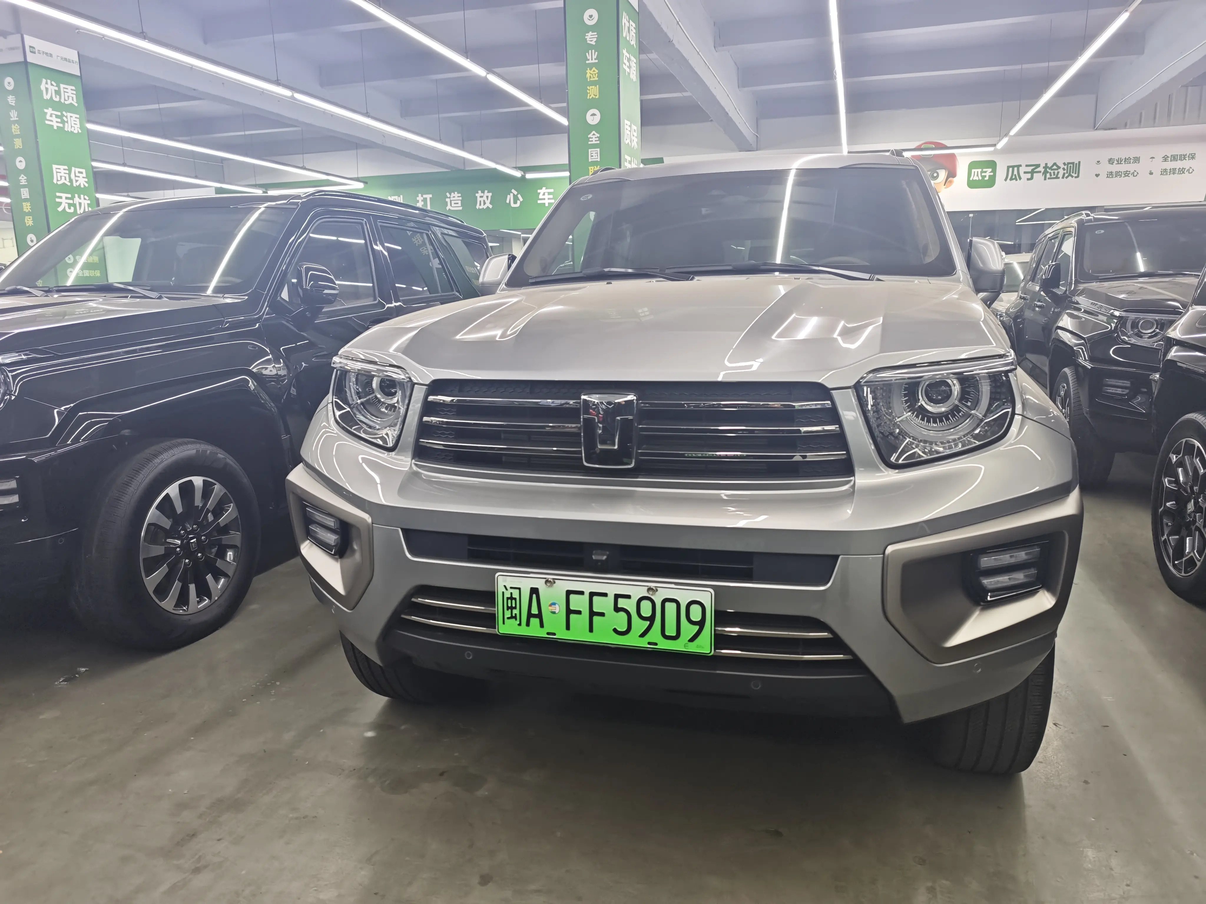 Tank 700 Hi4-T  из Китая