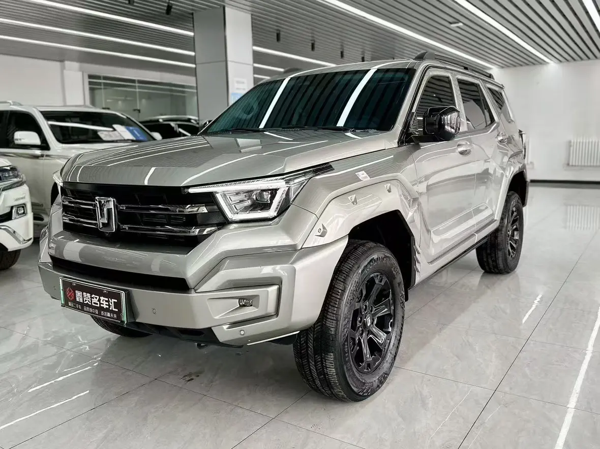 Tank 400 Hi4-T  из Китая