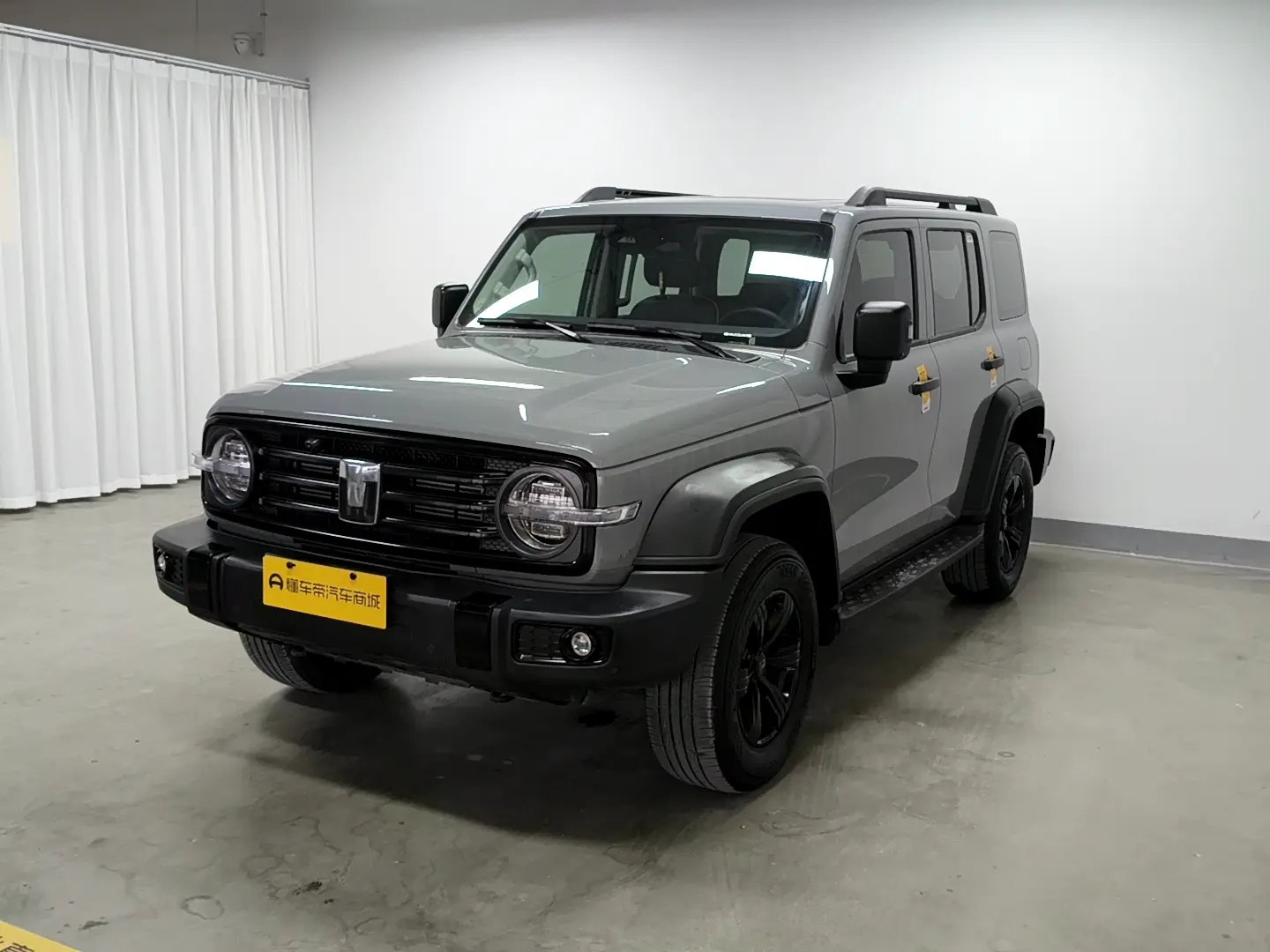 Tank 300  из Китая