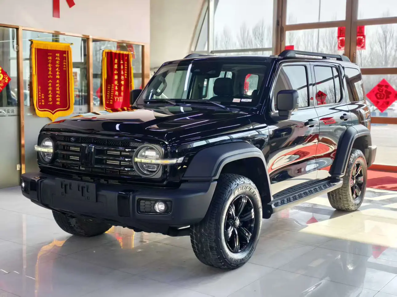 Tank 300  из Китая