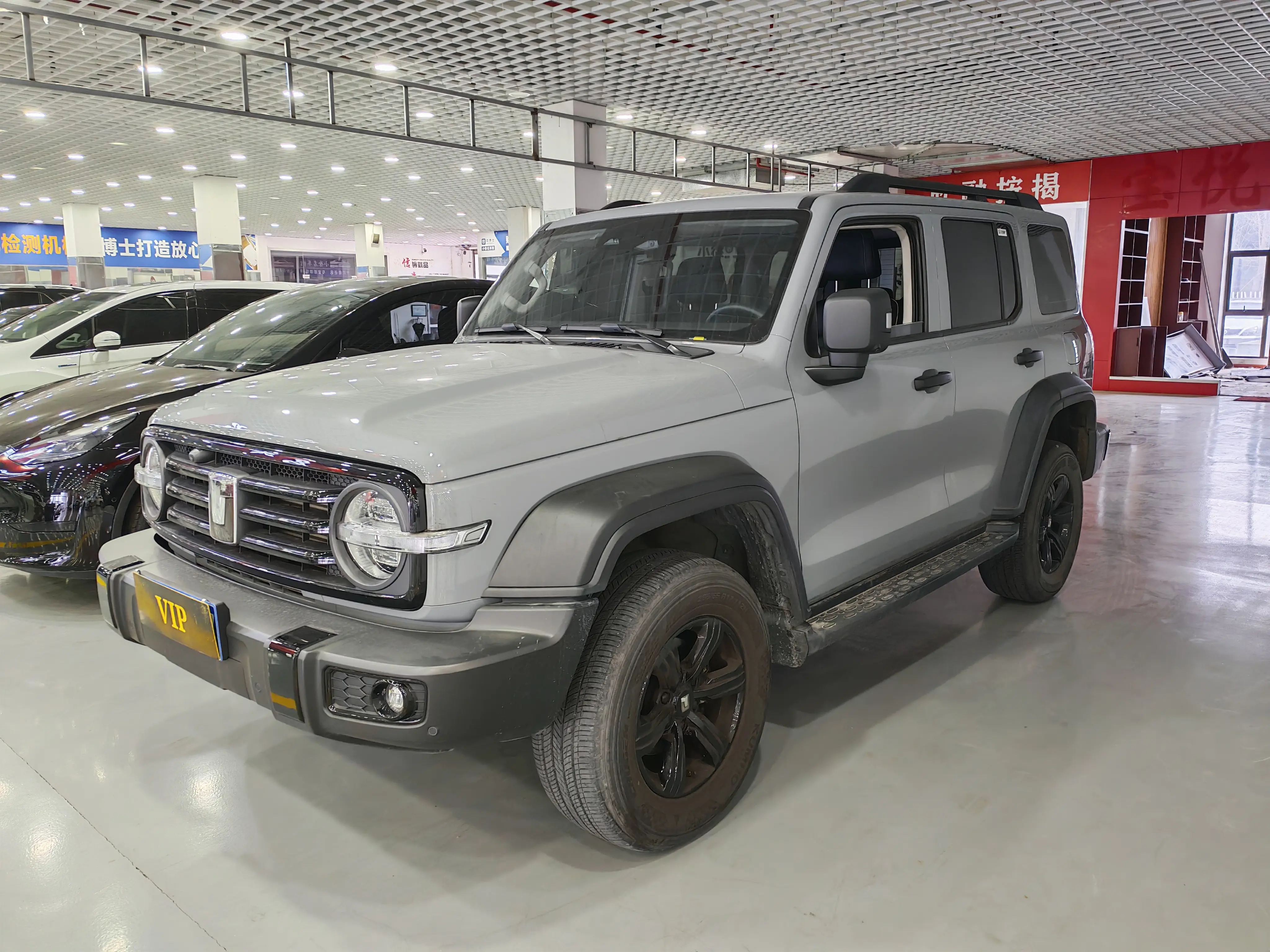 Tank 300  из Китая