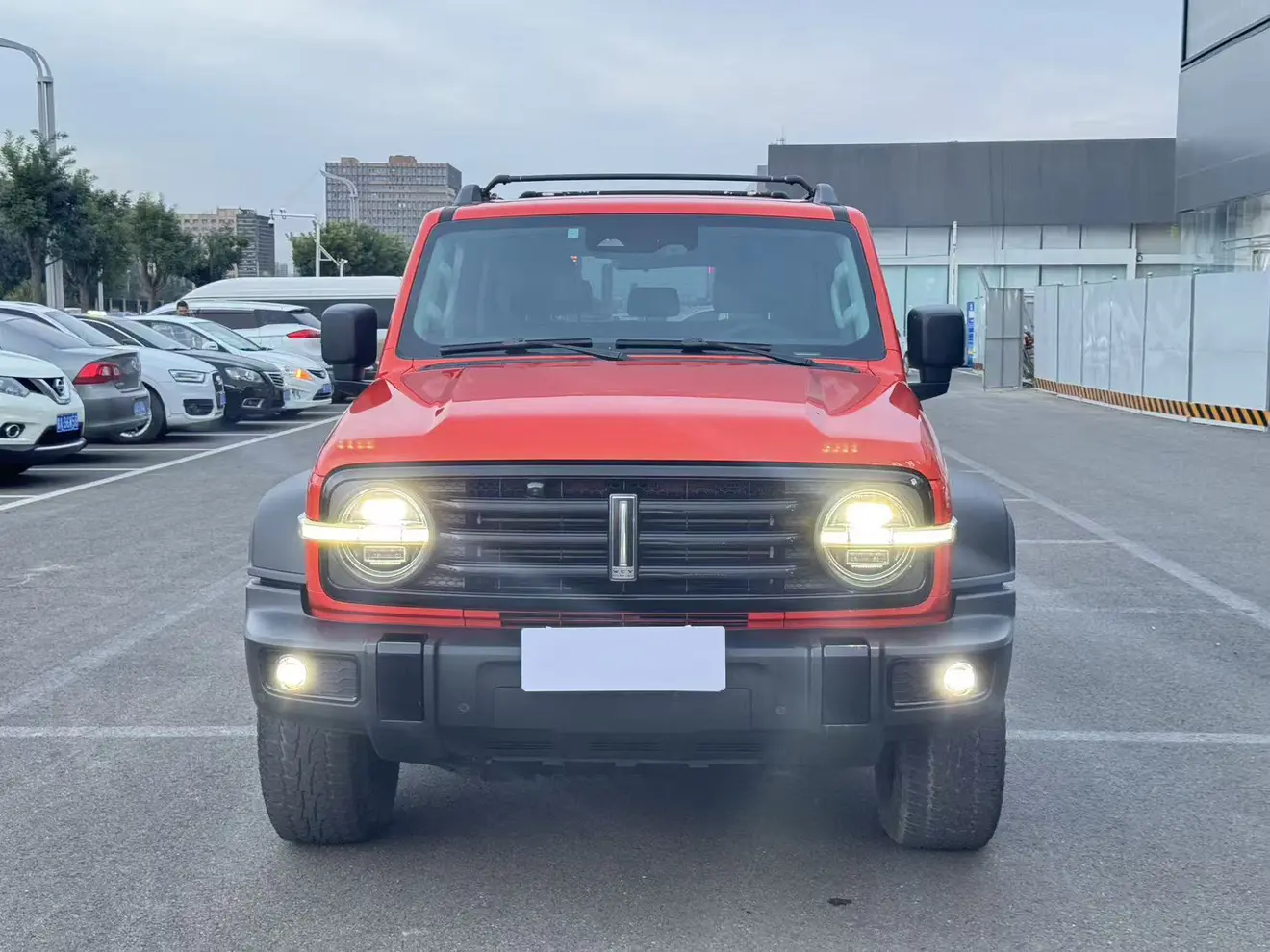 Tank 300  из Китая