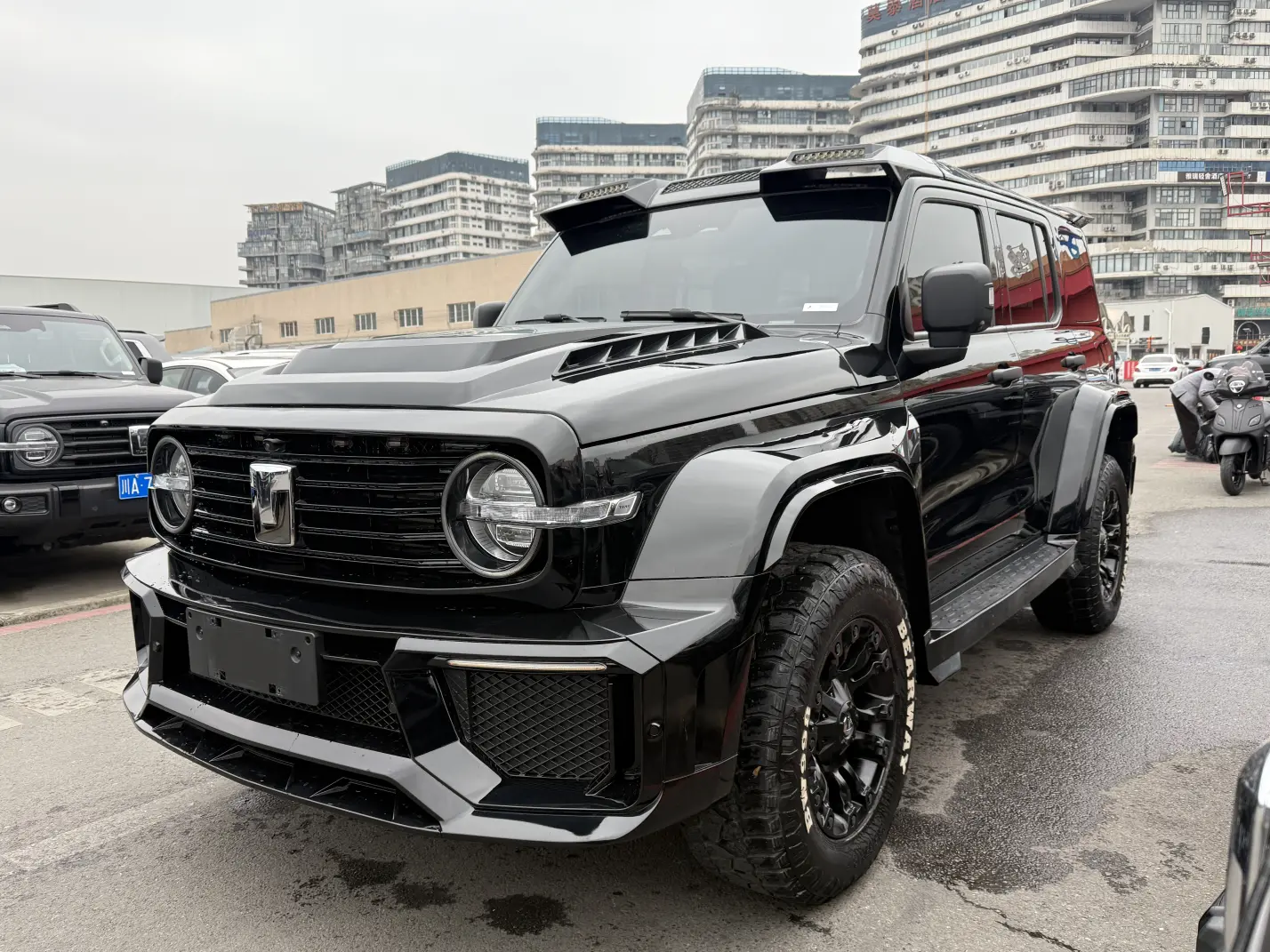 Tank 300  из Китая