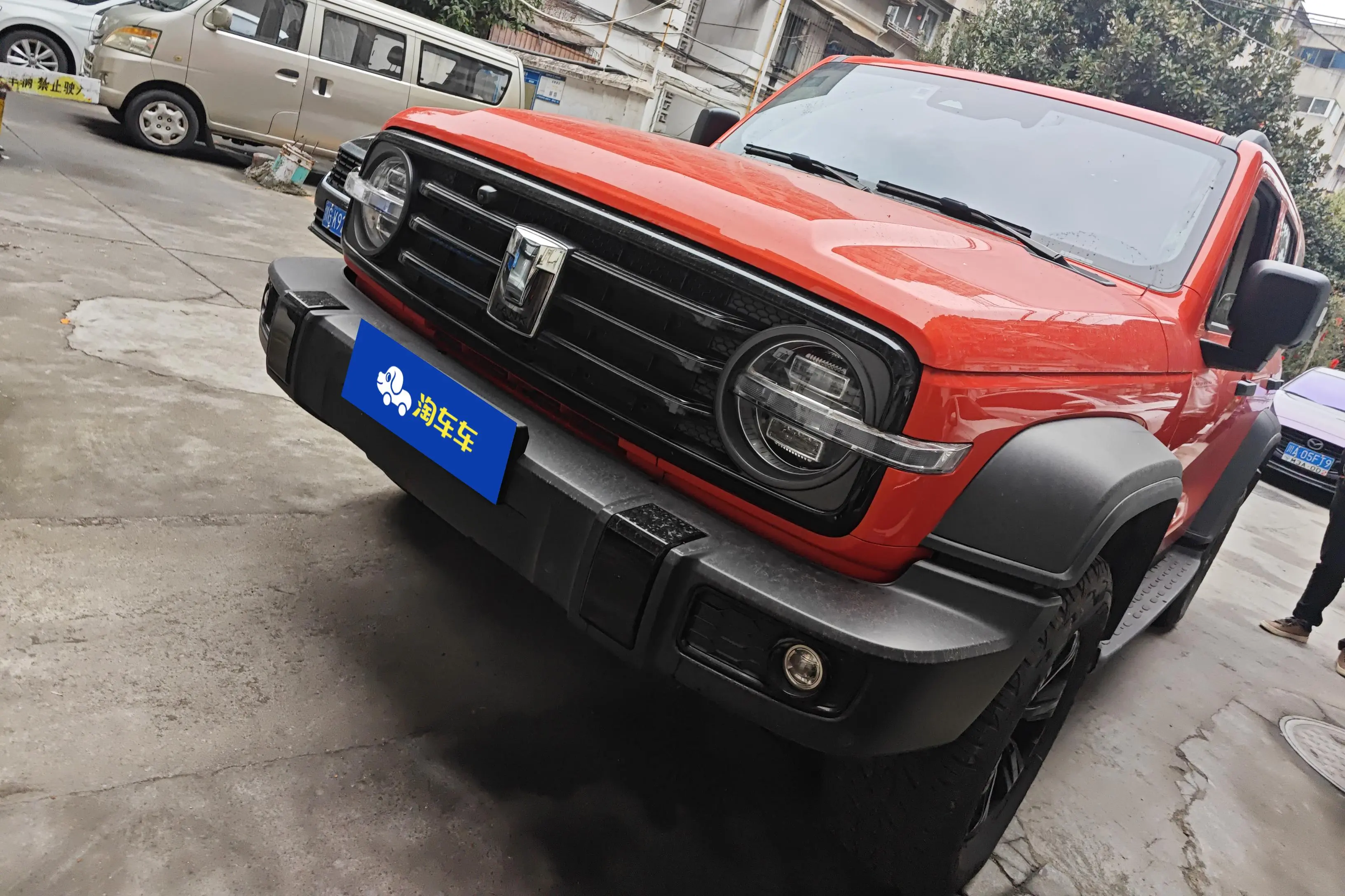 Tank 300  из Китая