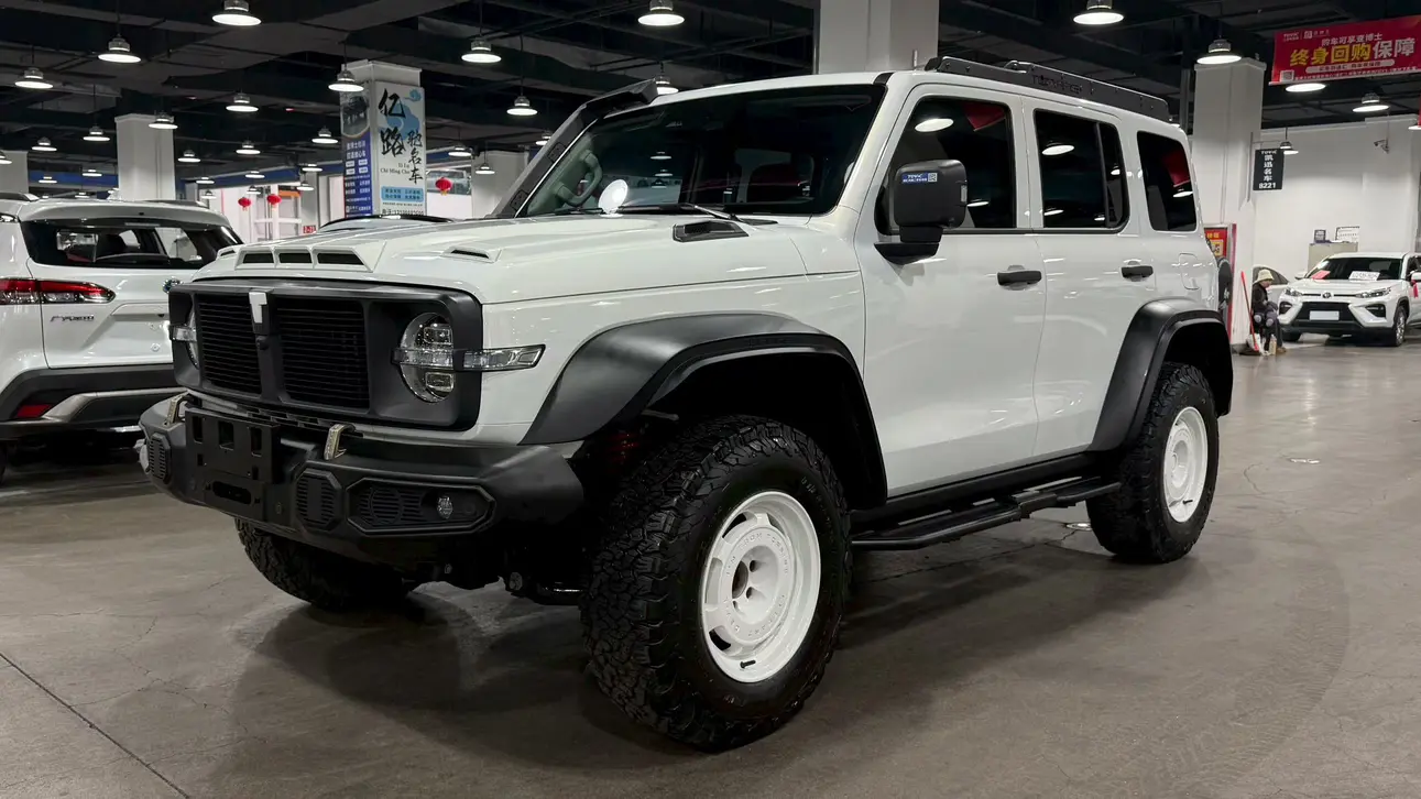 Tank 300  из Китая