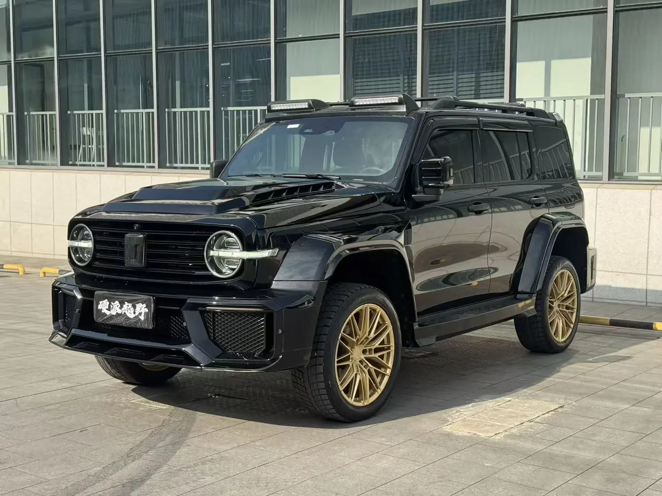 Tank 300  из Китая