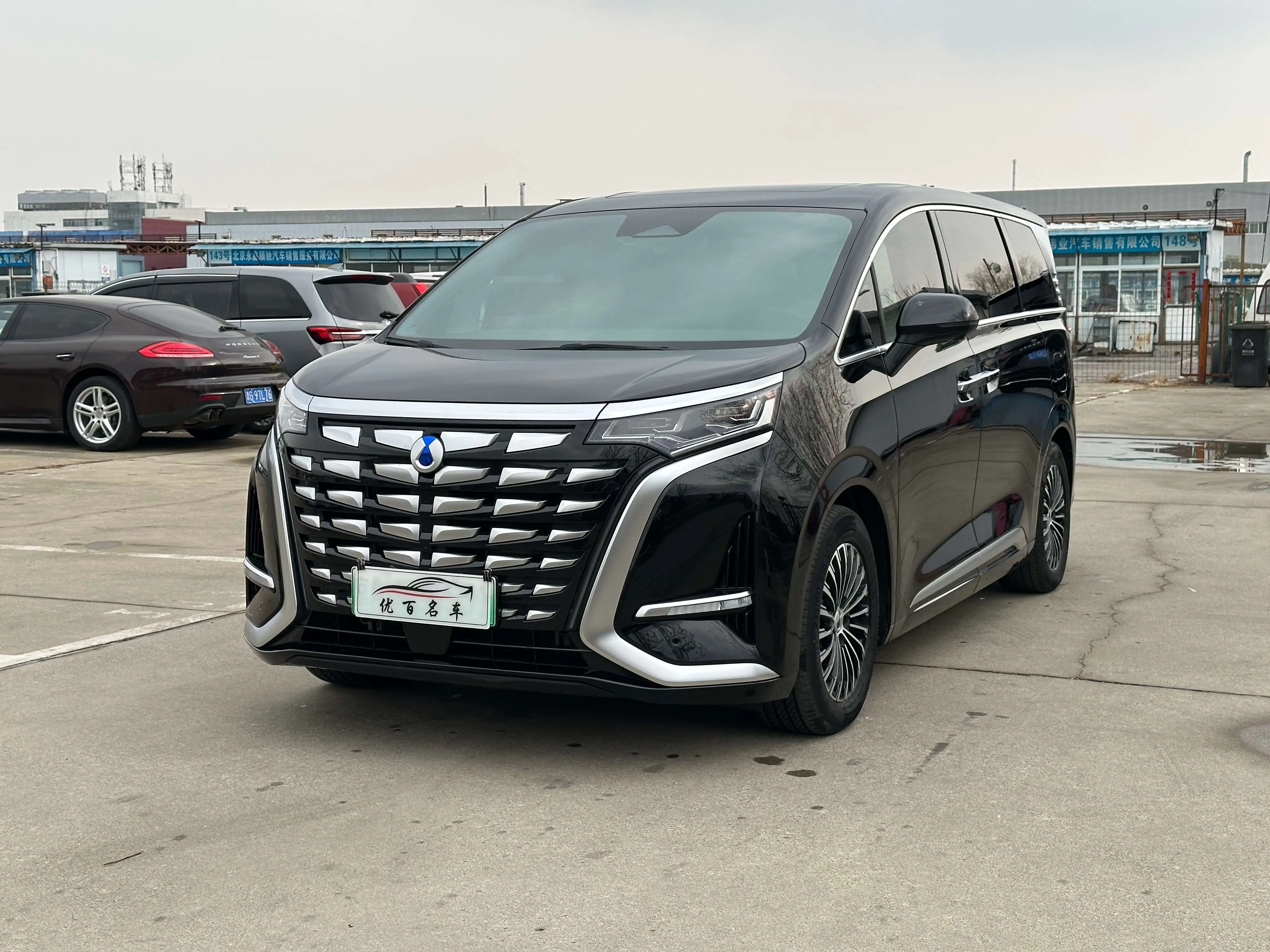 Denza D9 DM  из Китая