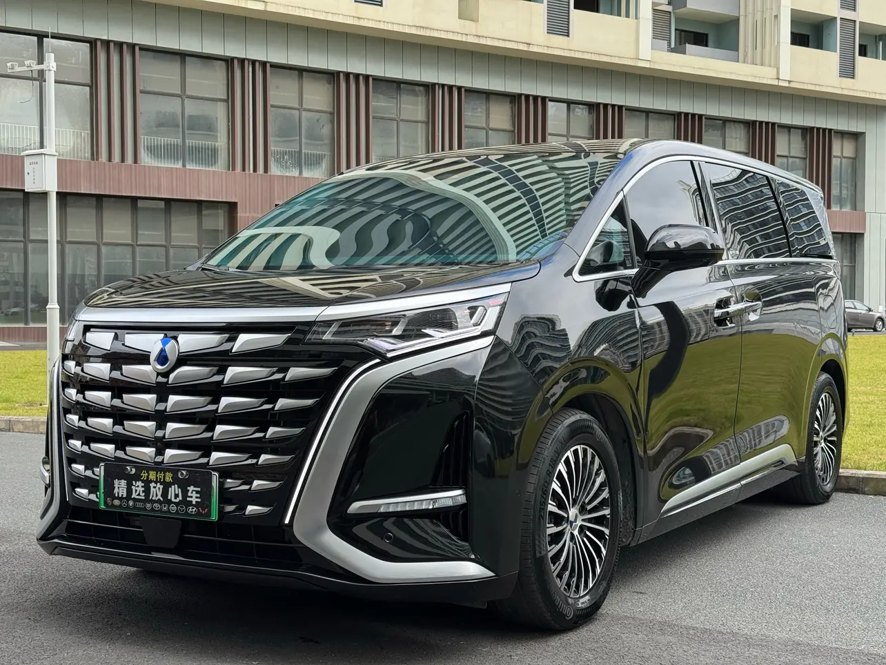 Denza D9 DM  из Китая