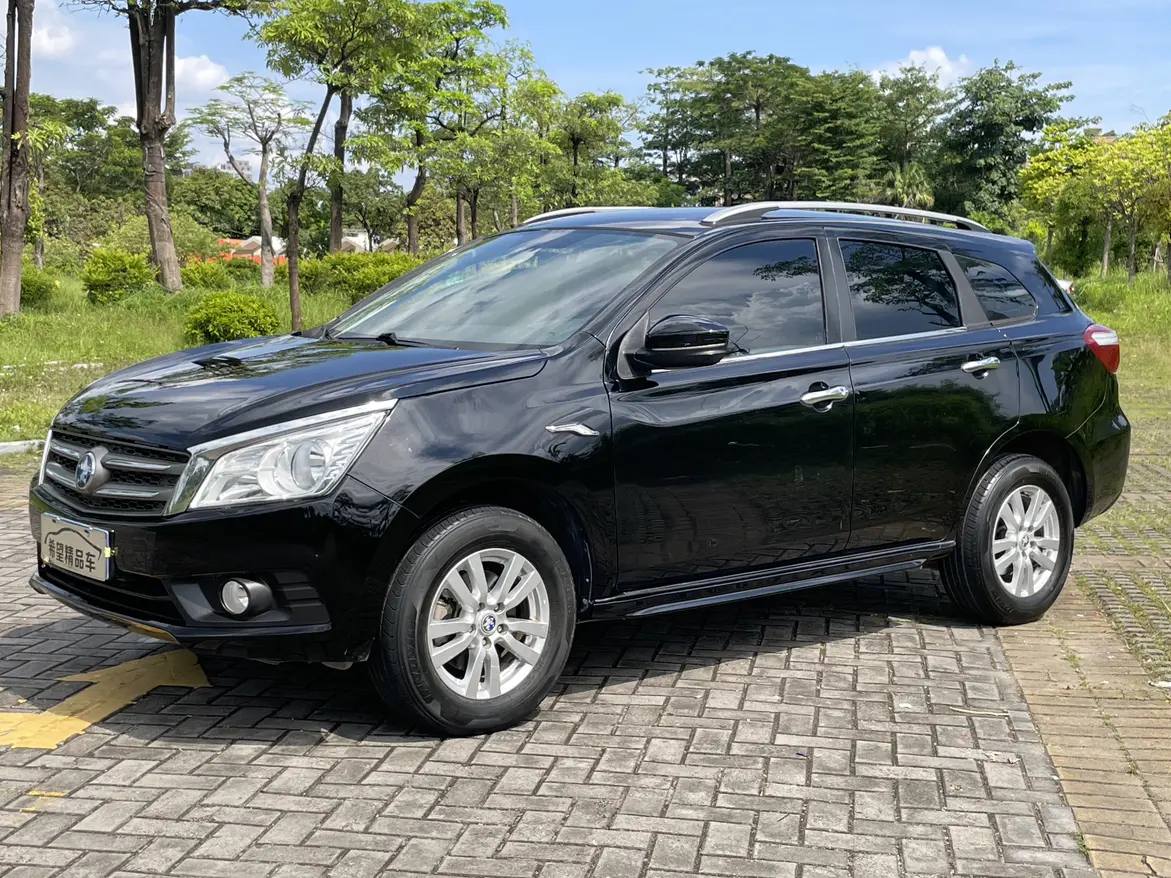 Kai Chen Venucia T70