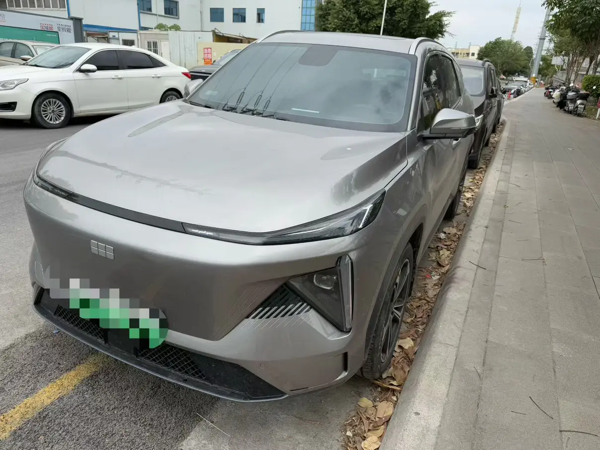 Geely Galaxy L7  из Китая