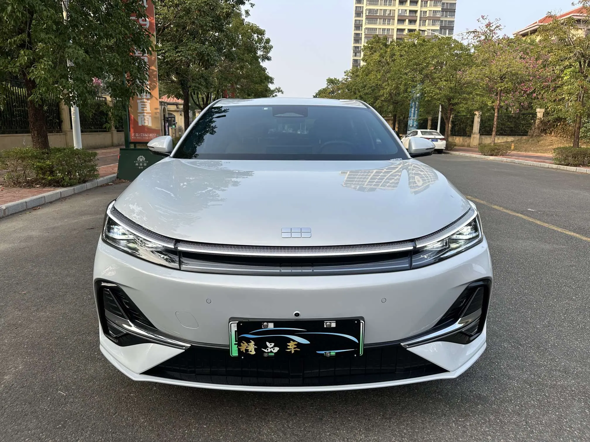 Geely Galaxy A7 PHEV  из Китая