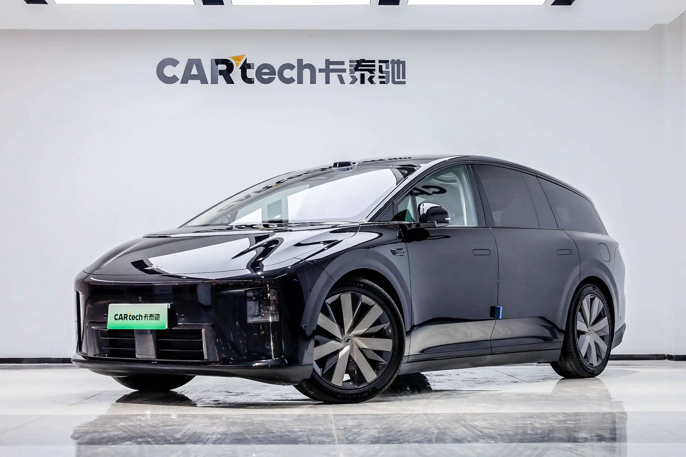 Li Ideal i8  из Китая