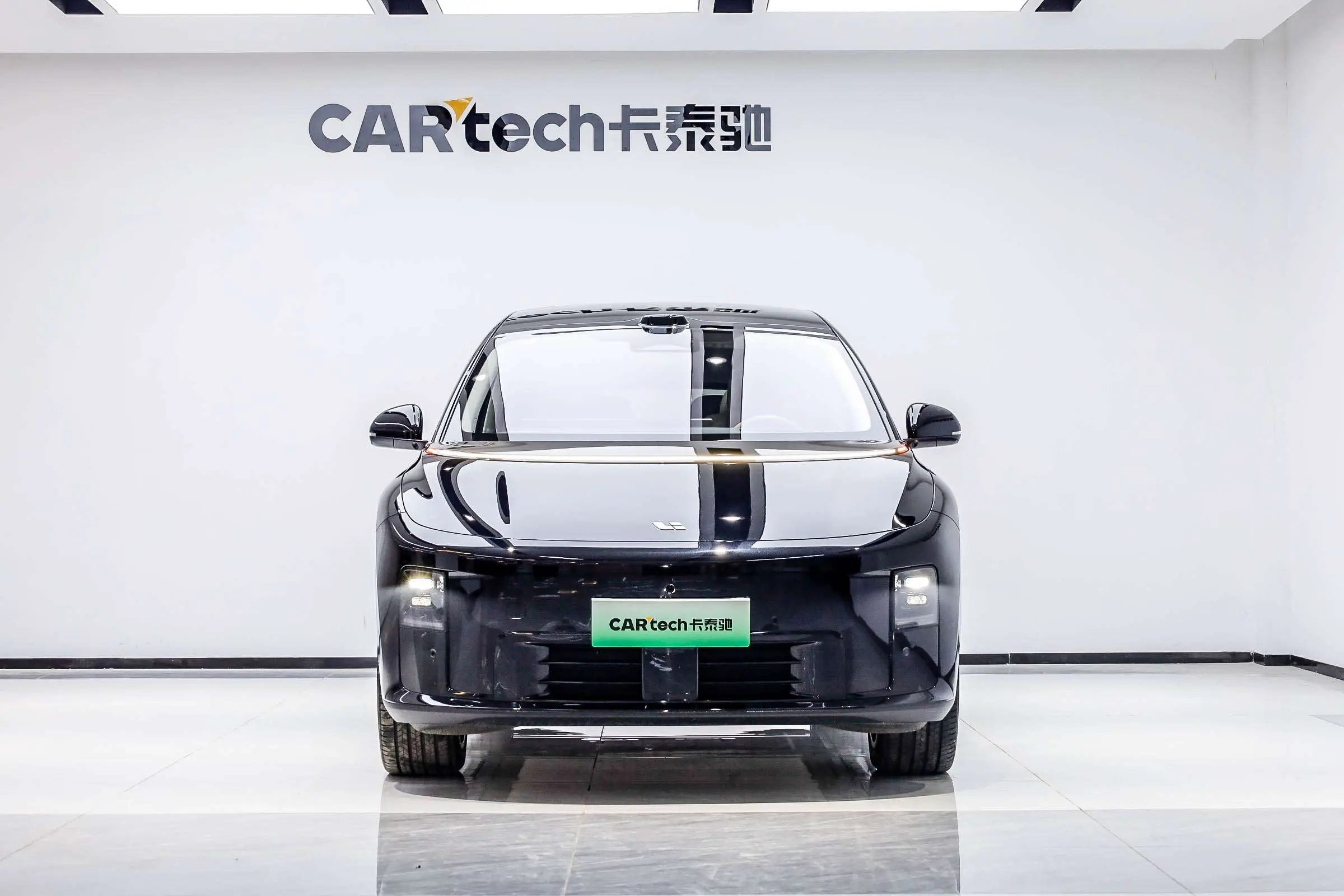 Li Ideal i8  из Китая