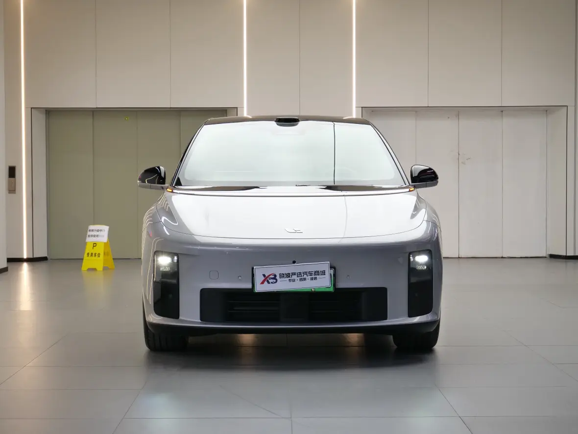 Li Ideal i6  из Китая