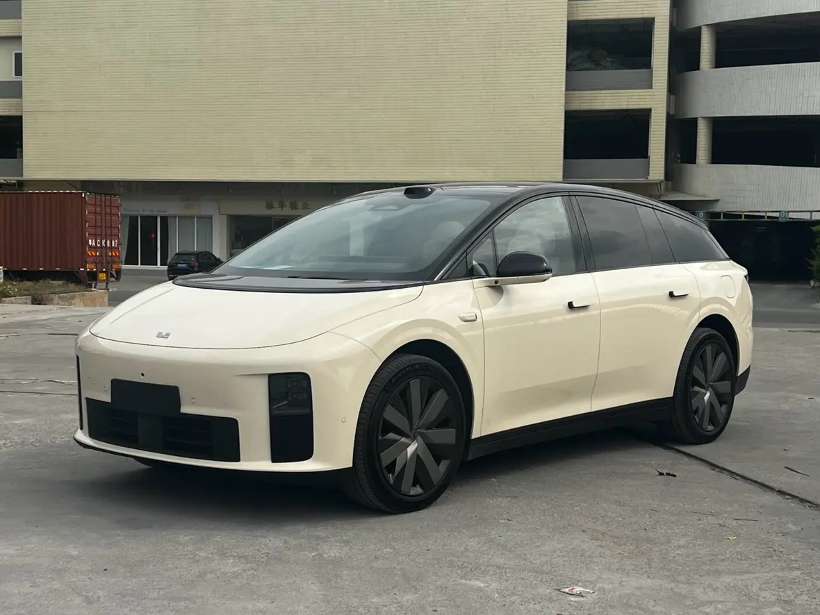 Li Ideal i6  из Китая