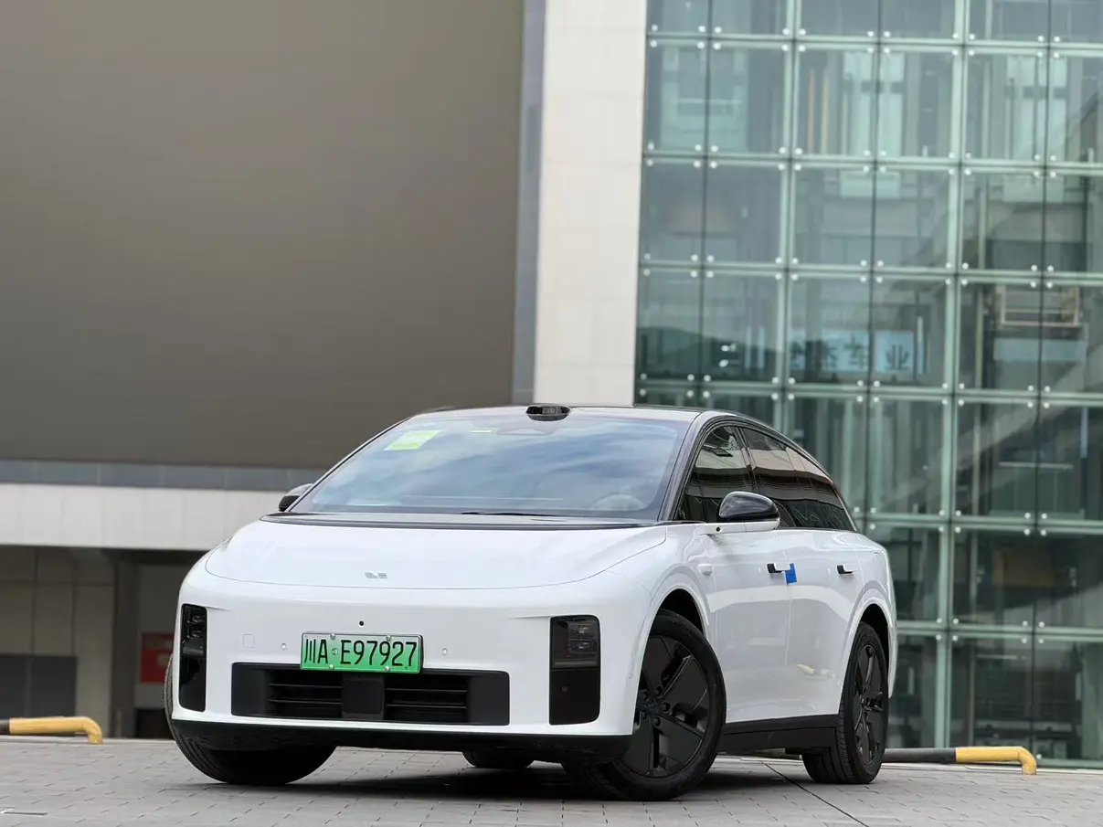 Li Ideal i6  из Китая