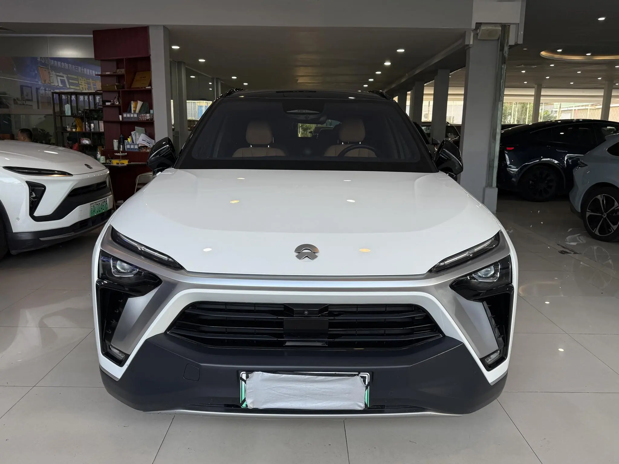 NIO ES8  из Китая