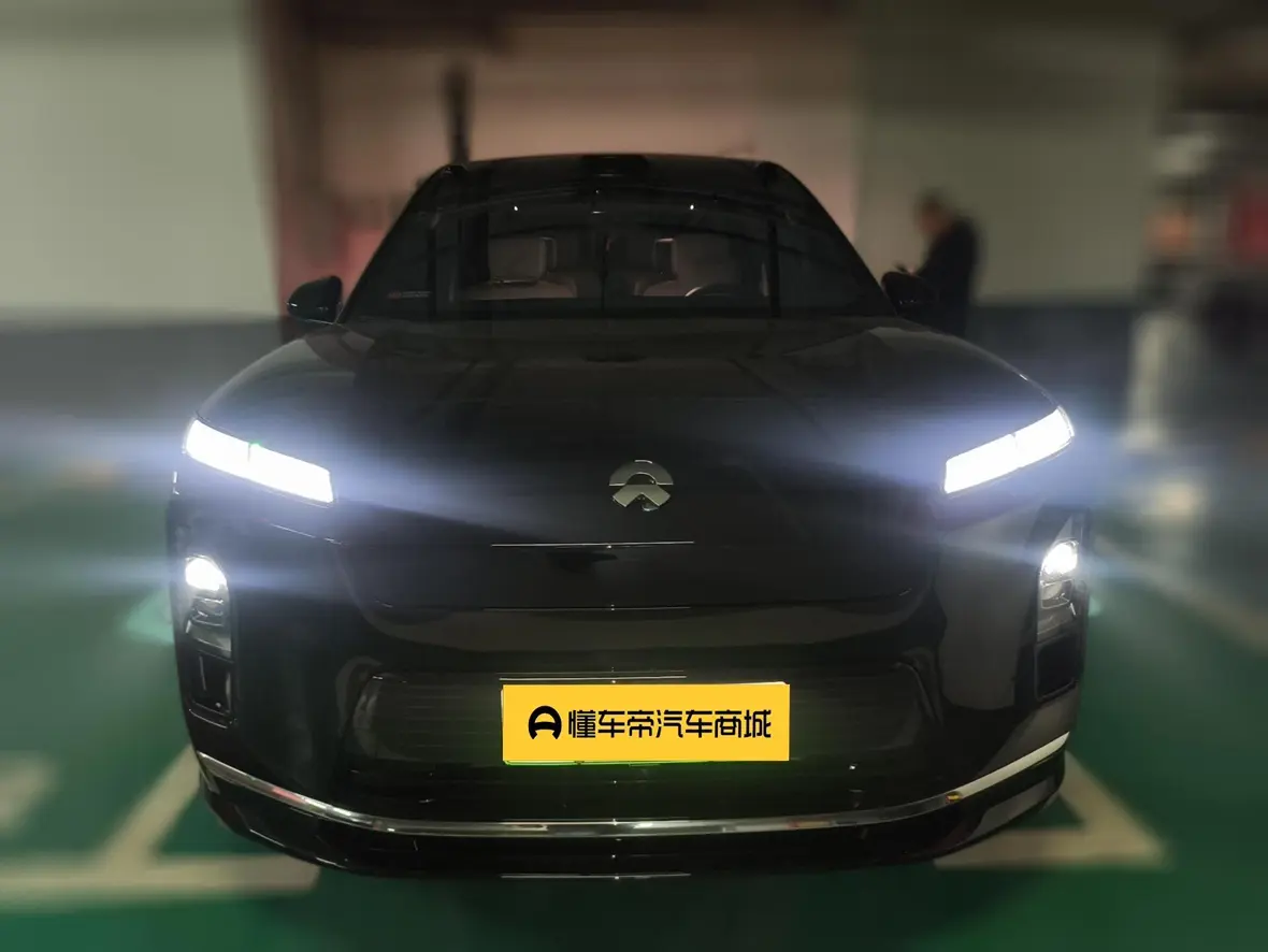 NIO ES8  из Китая