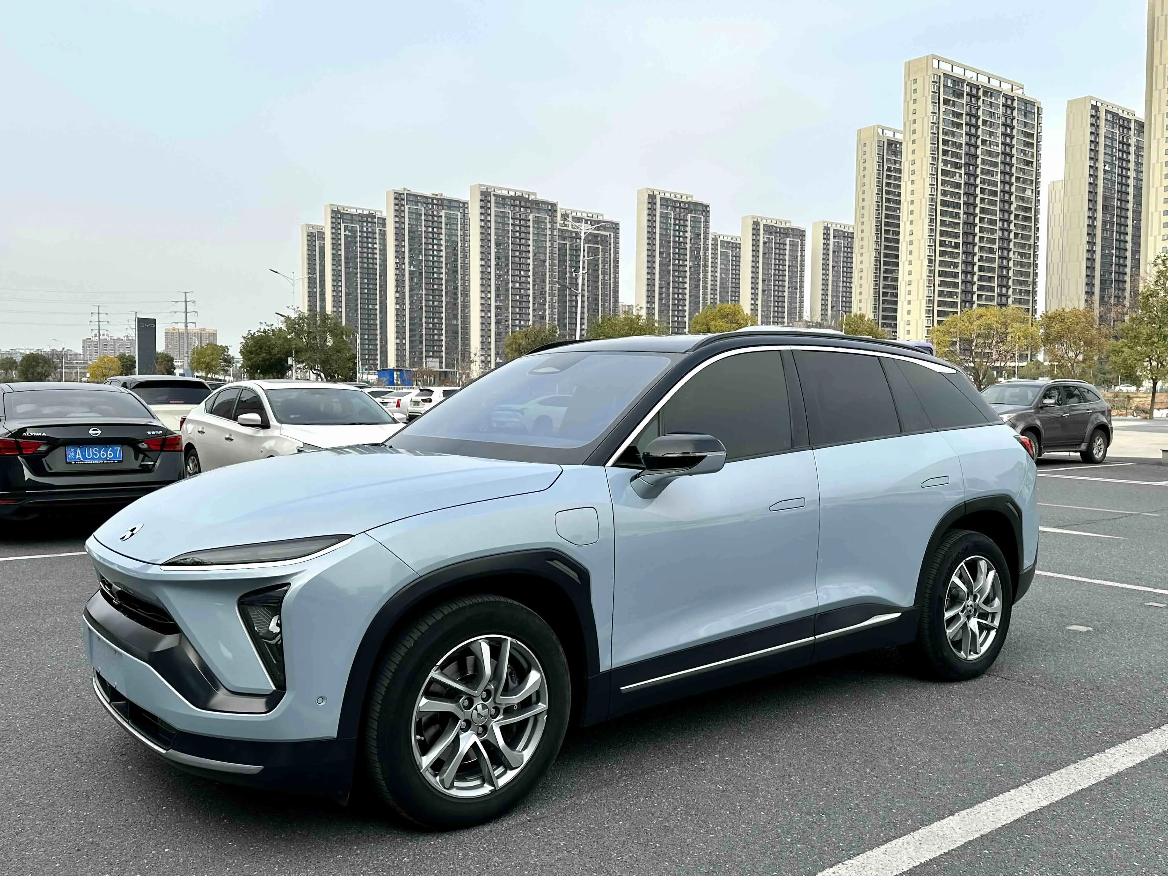 NIO ES6
