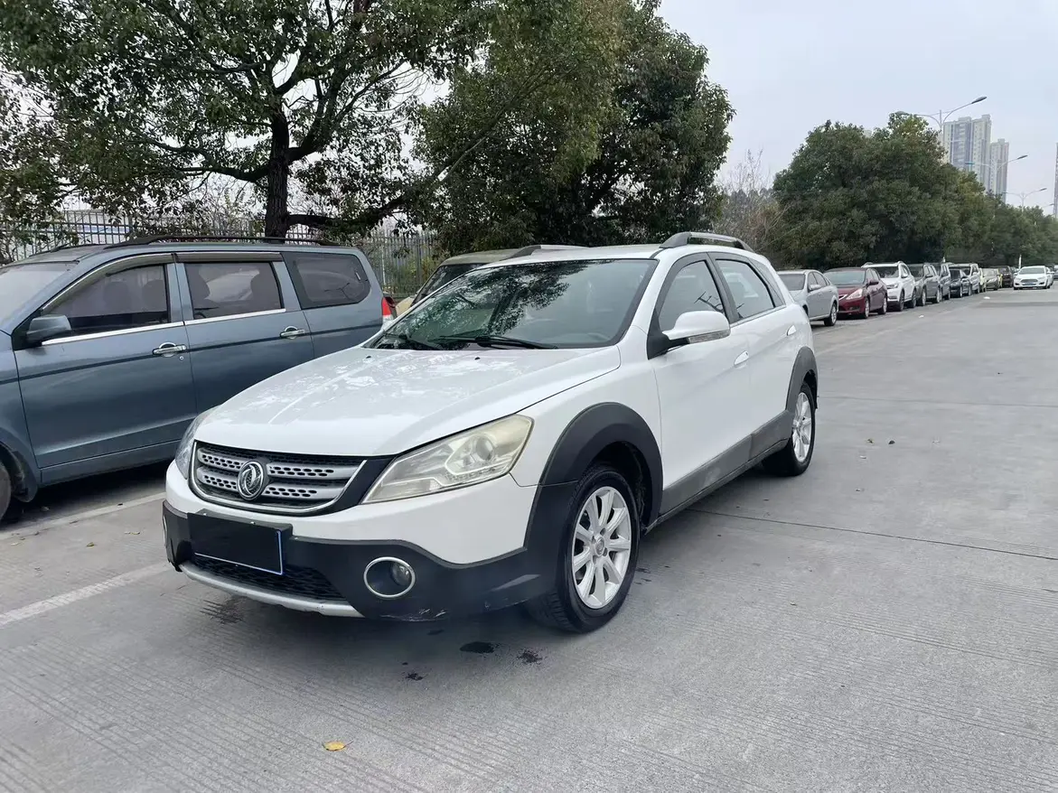 Dongfeng Fengshen H30  из Китая