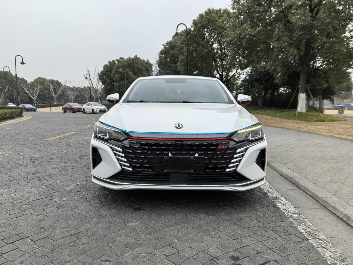 Dongfeng Yixuan MAX  из Китая