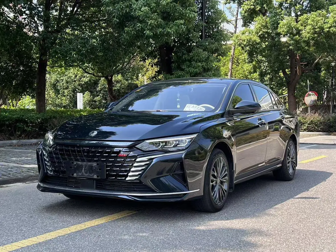 Dongfeng Yixuan MAX  из Китая