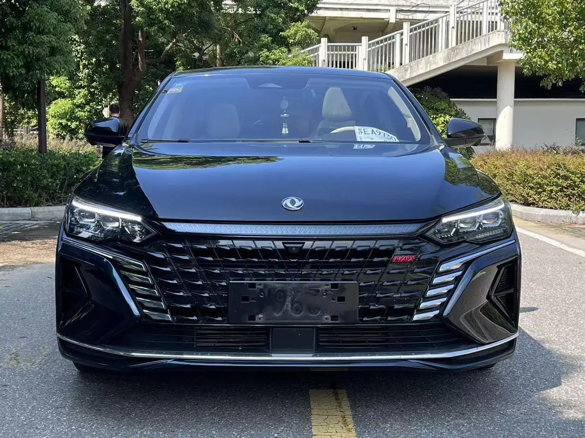 Dongfeng Yixuan MAX  из Китая