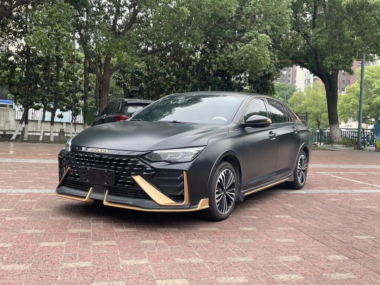 Dongfeng Yixuan MAX  из Китая