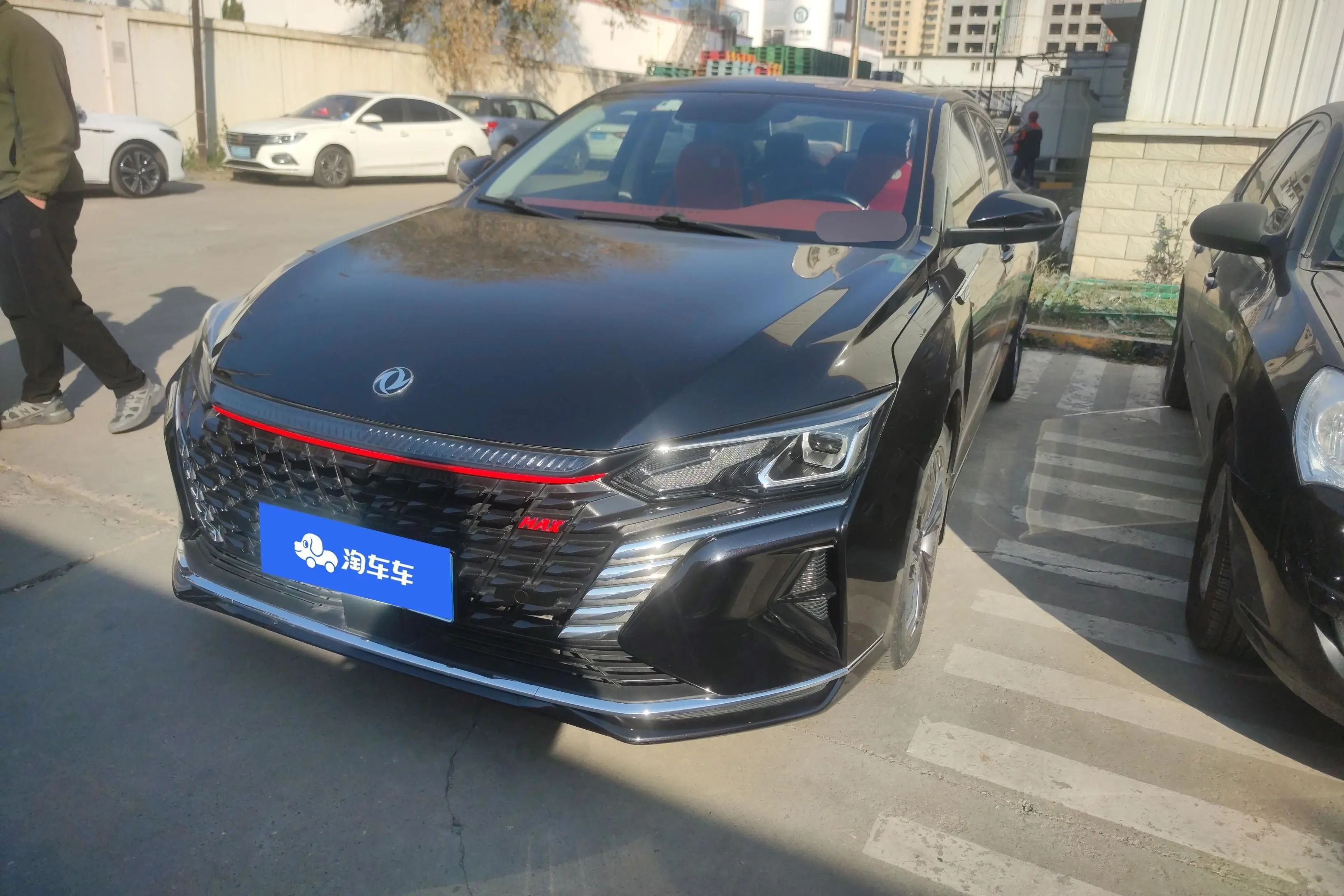 Dongfeng Yixuan MAX  из Китая