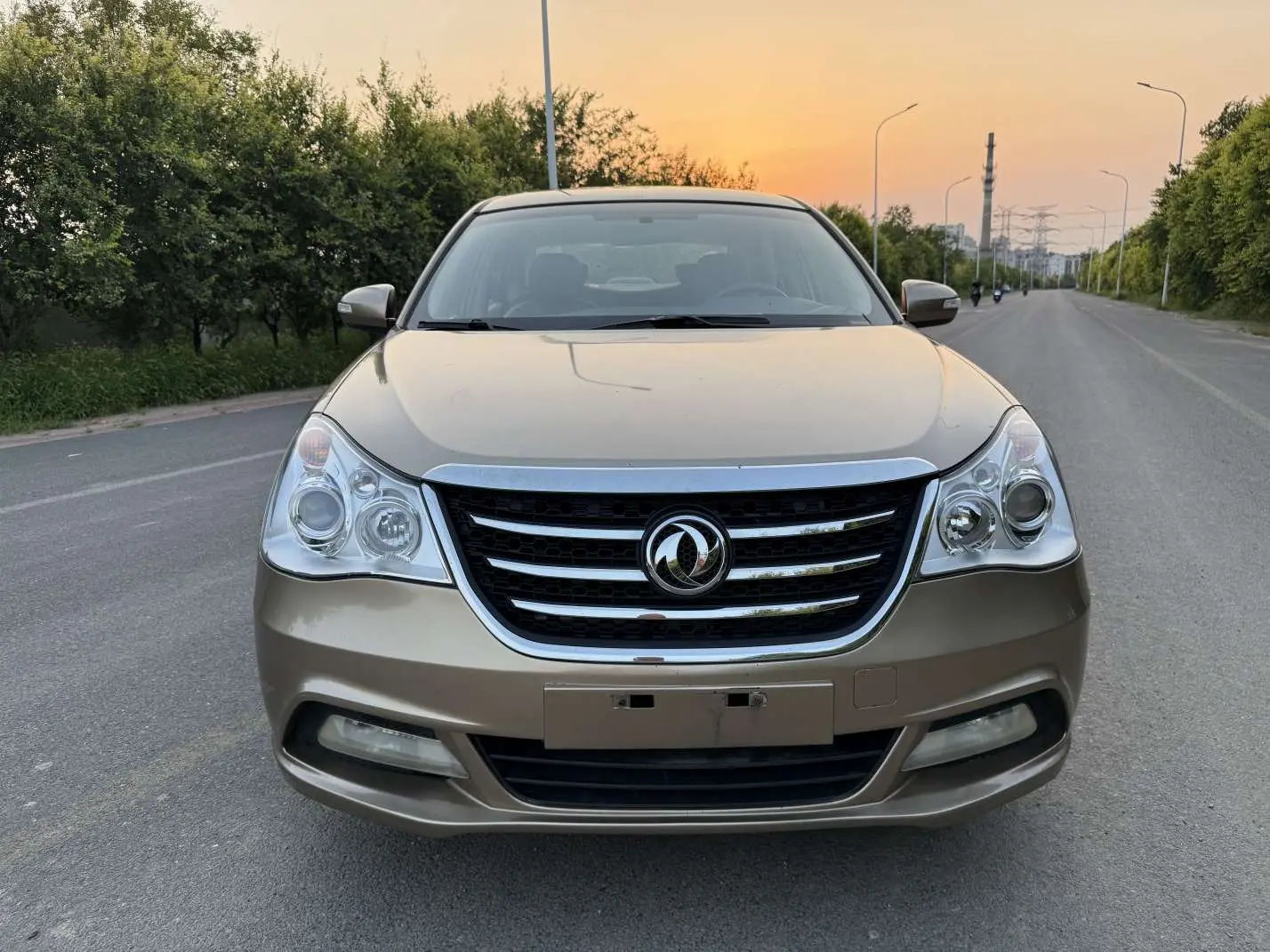 Dongfeng Fengshen A60  из Китая