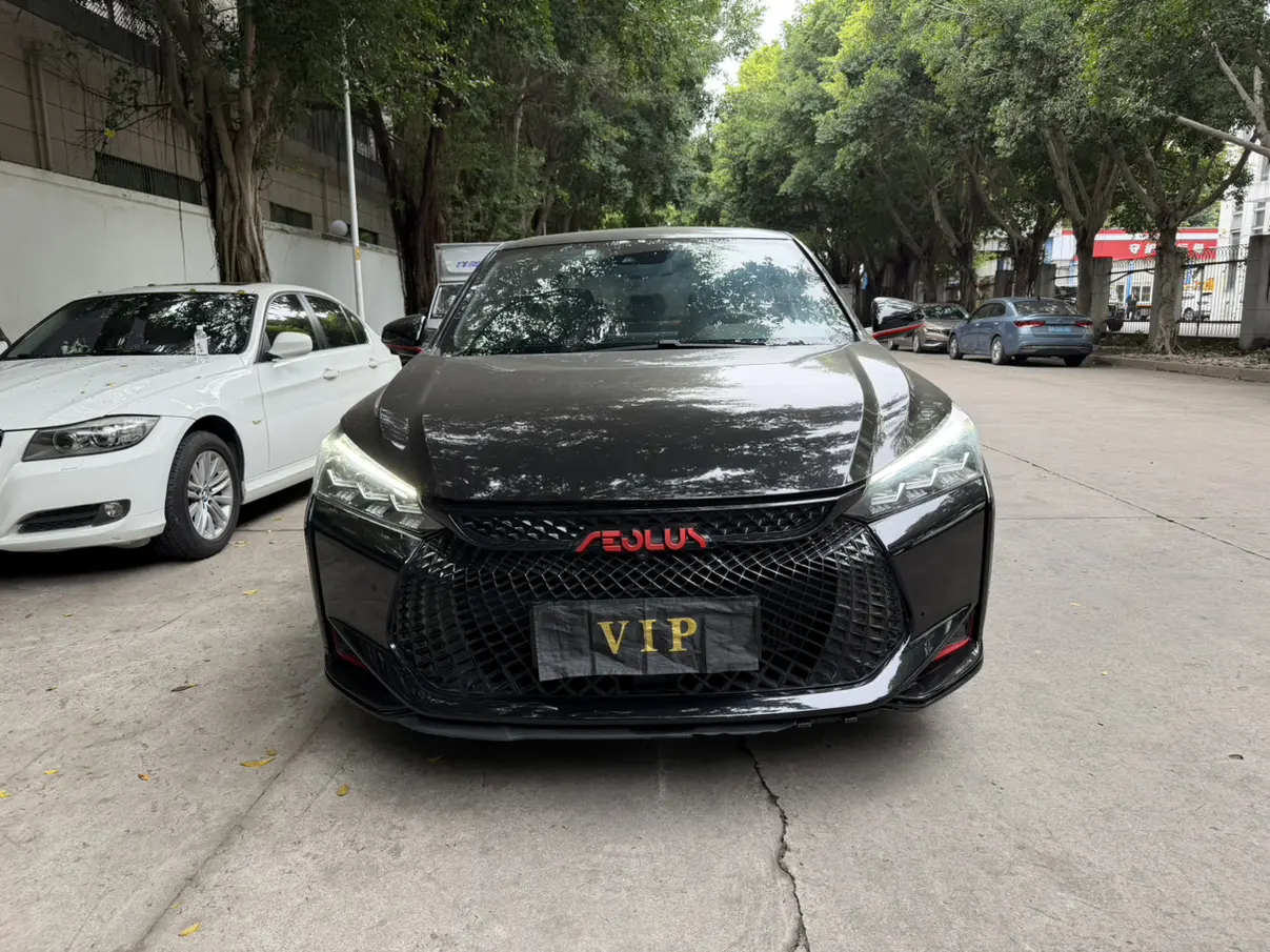 Dongfeng Yixuan  из Китая