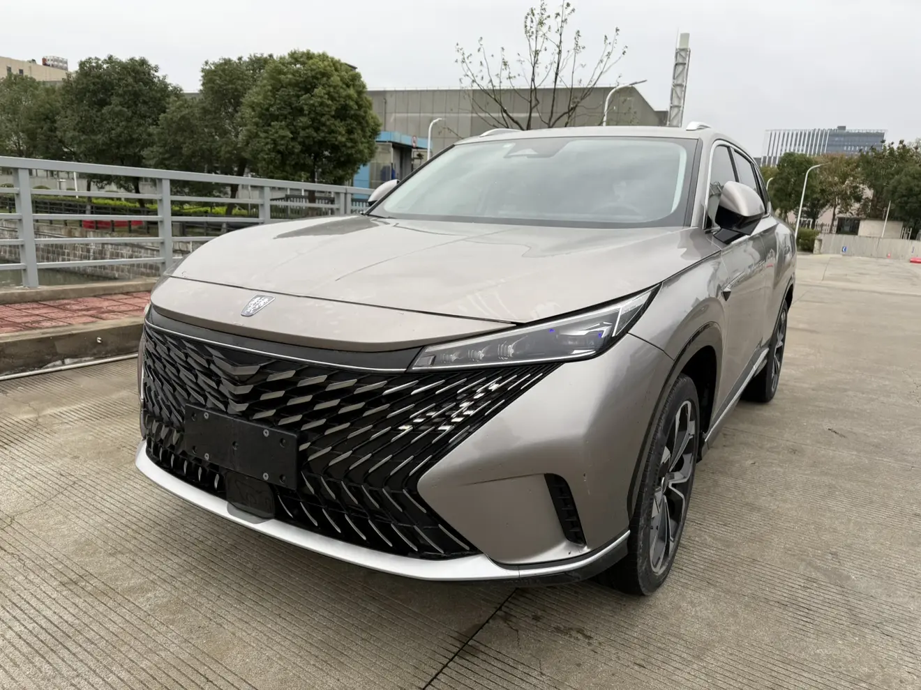 Roewe RX5  из Китая