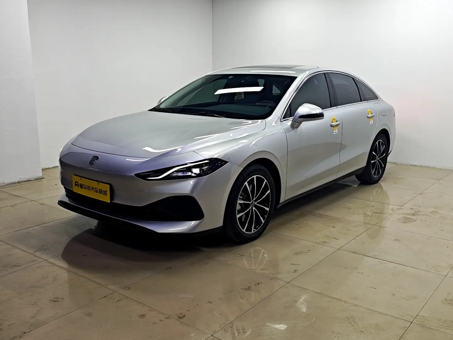 Roewe D7 DMH  из Китая