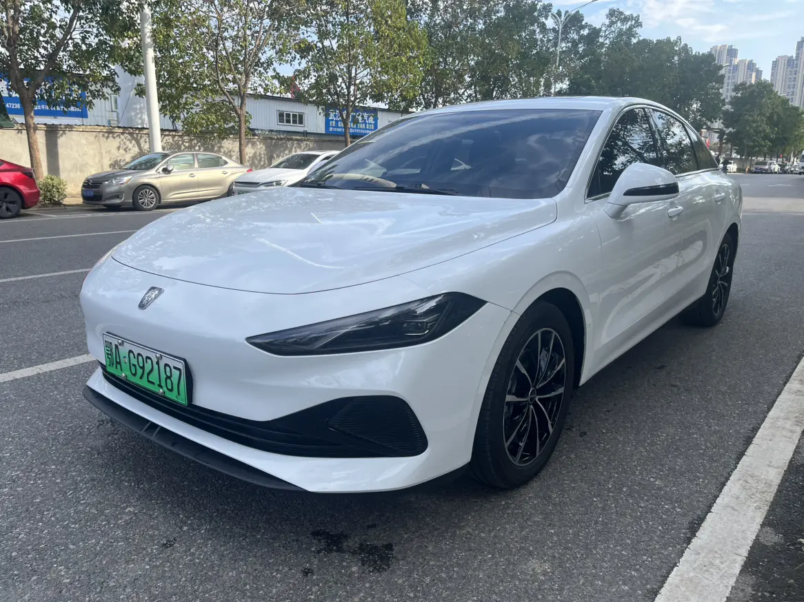 Roewe D7 DMH  из Китая