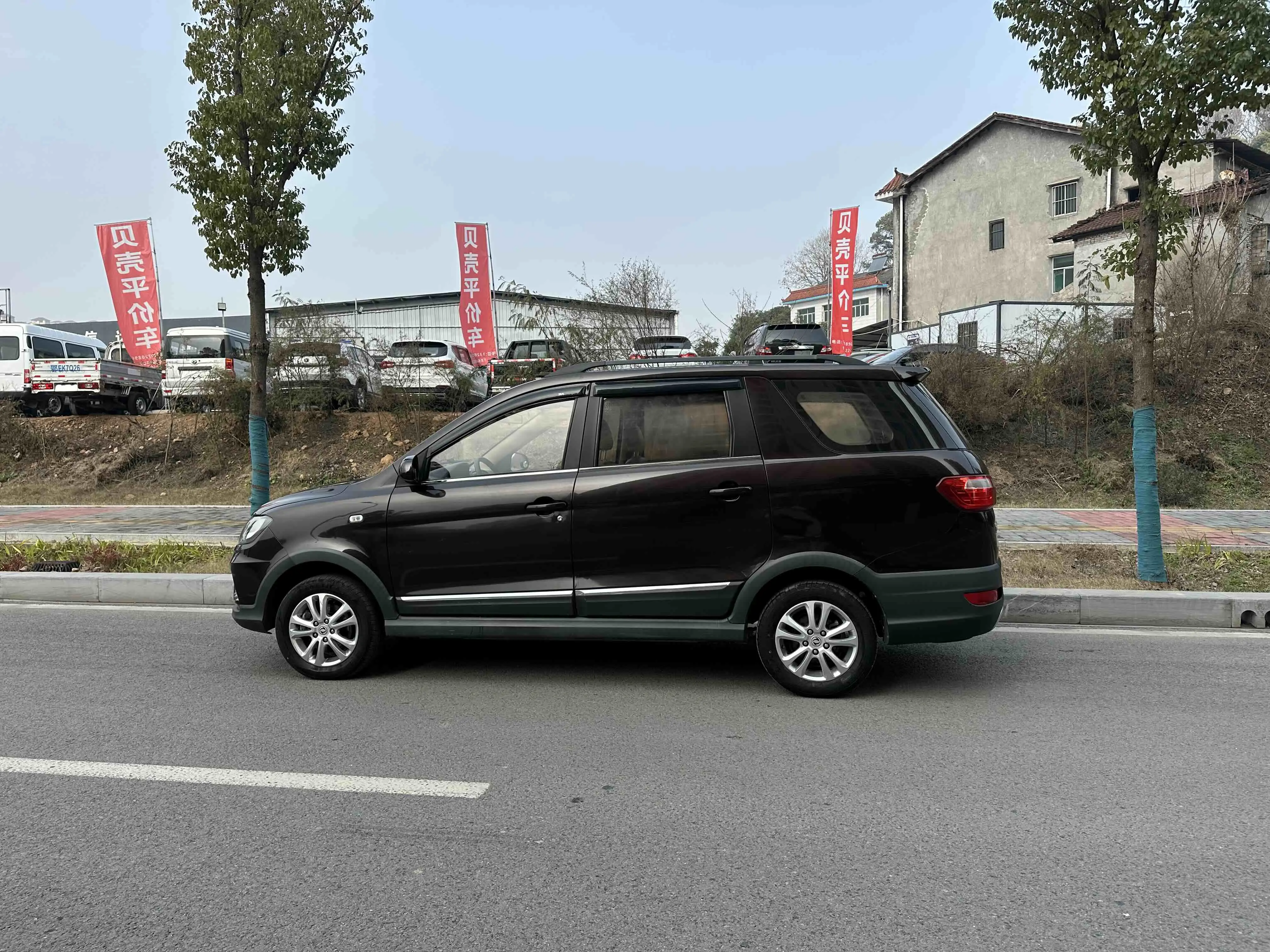 Dongfeng Fengon 370  из Китая