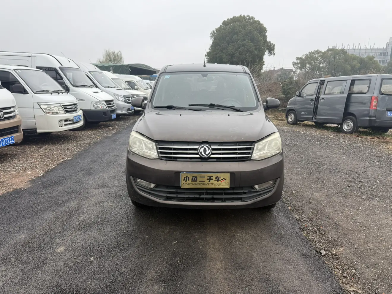 Dongfeng Fengon 330  из Китая