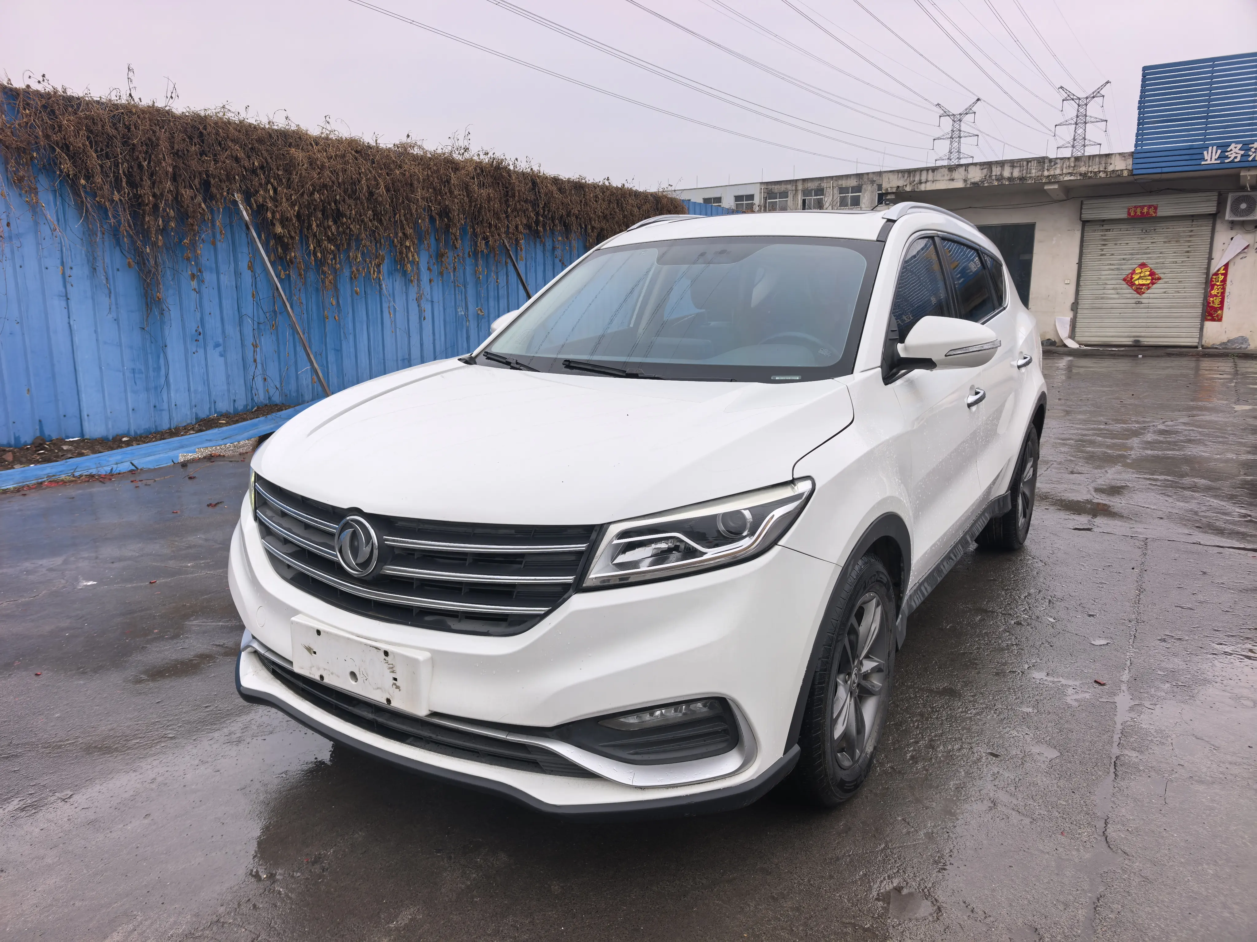 Dongfeng Fengon 580  из Китая