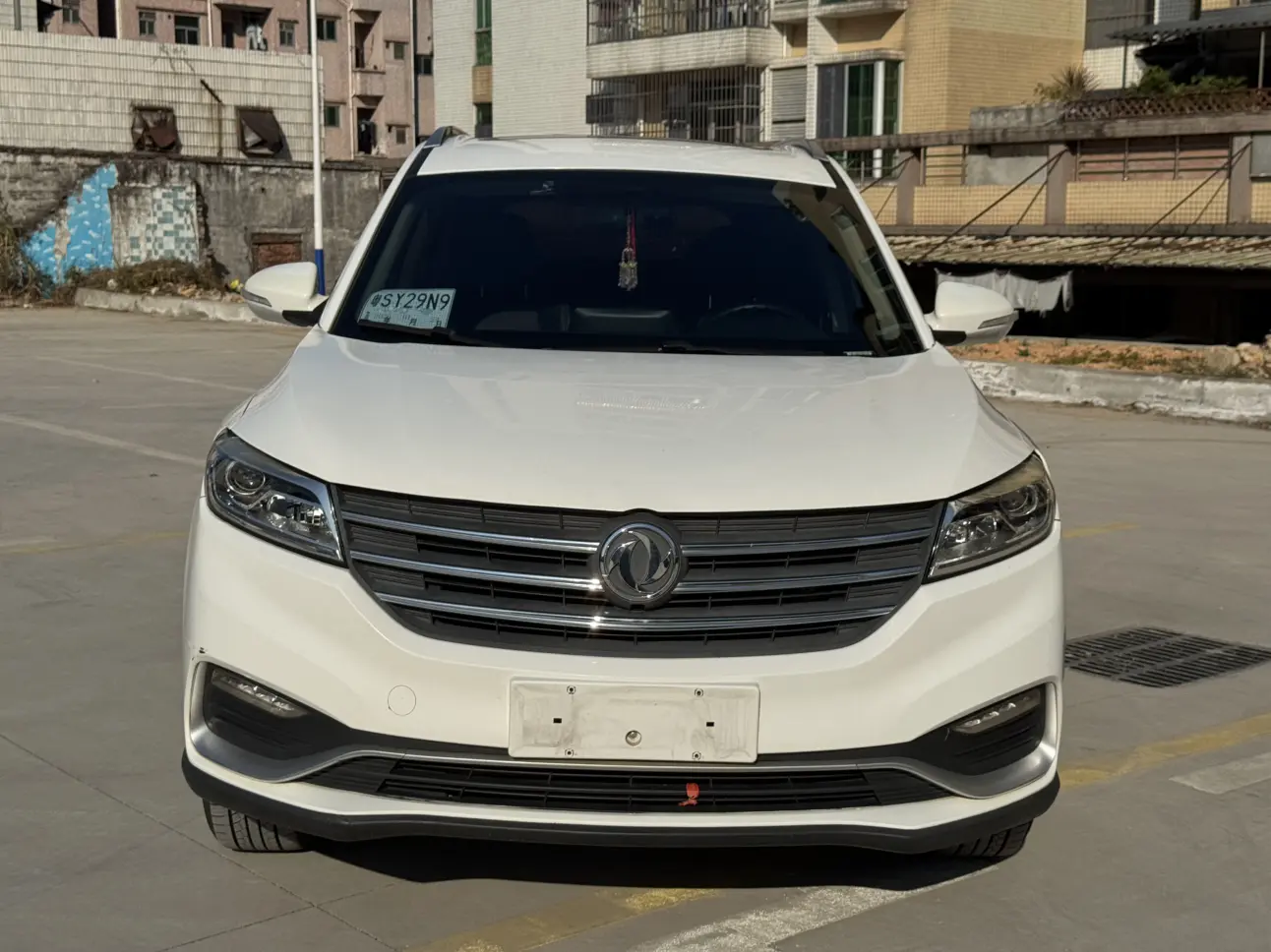 Dongfeng Fengon 580  из Китая