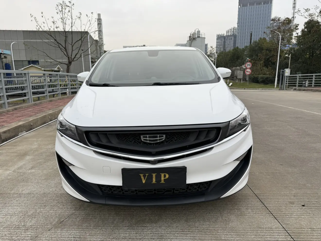 Geely Jiaji  из Китая