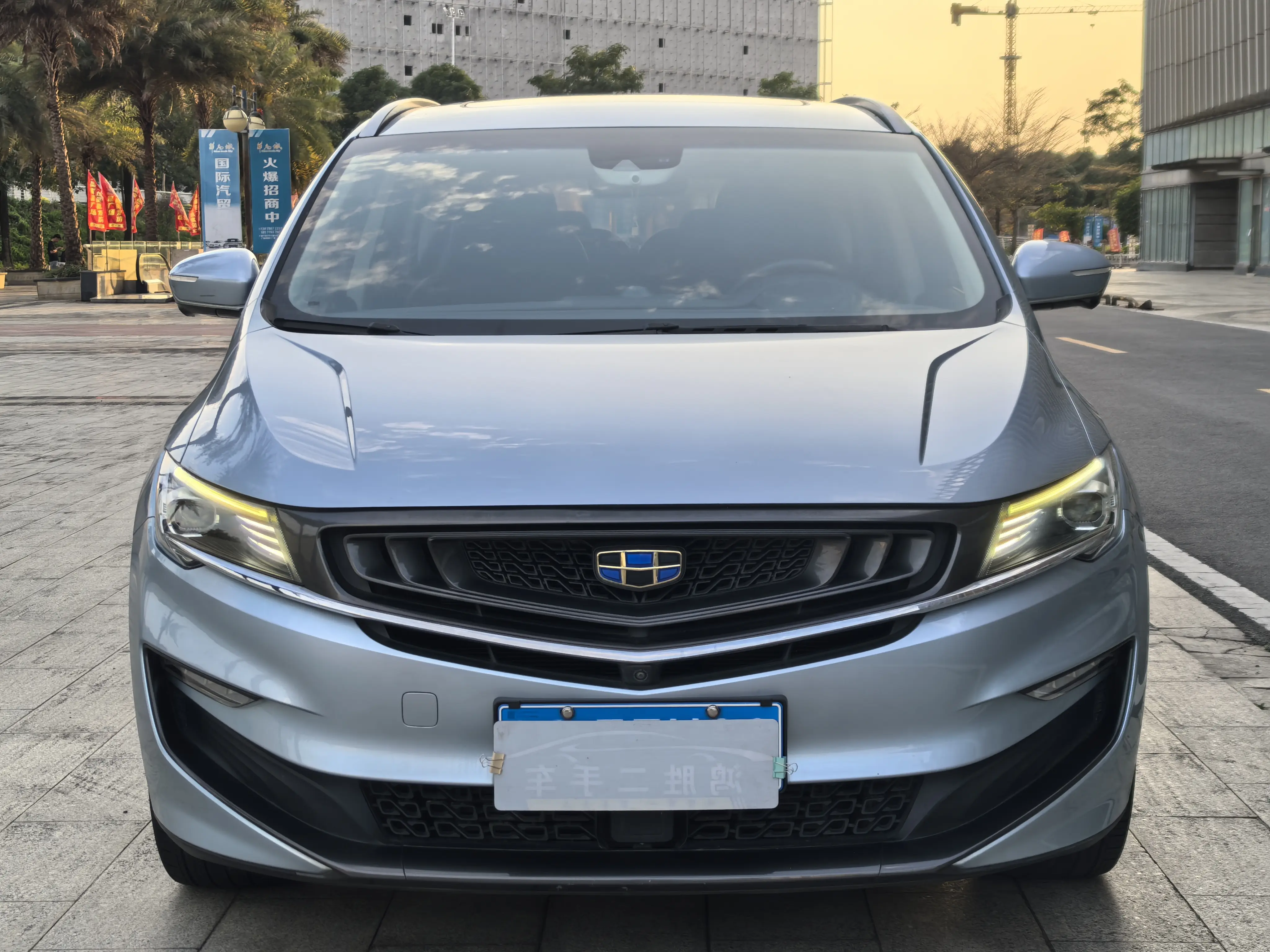 Geely Jiaji  из Китая