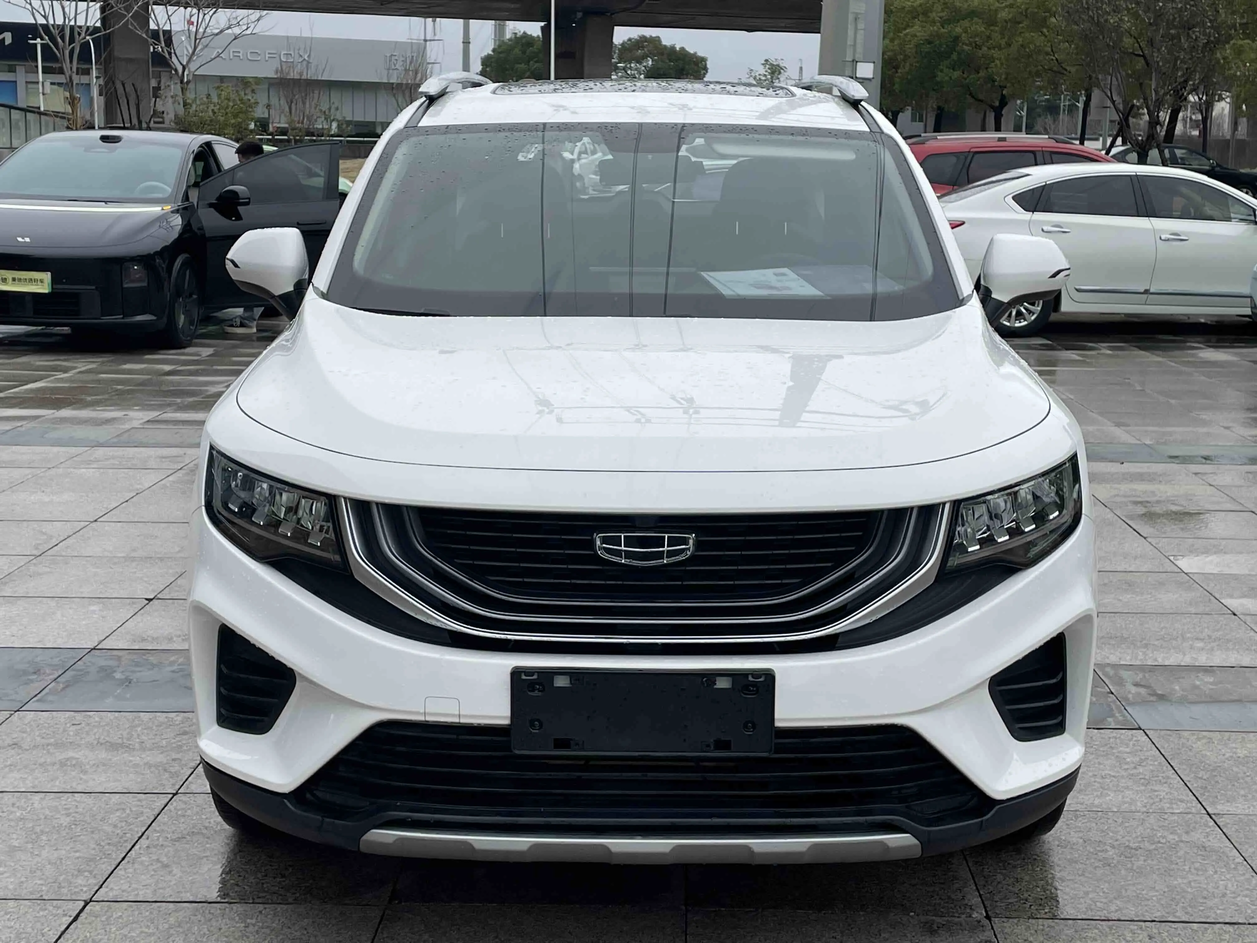 Geely Okavango  из Китая