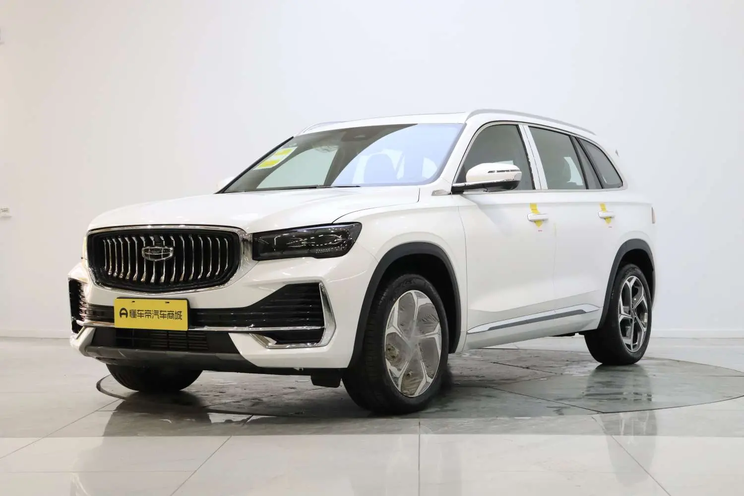 Geely Monjaro (Xingyue L)  из Китая