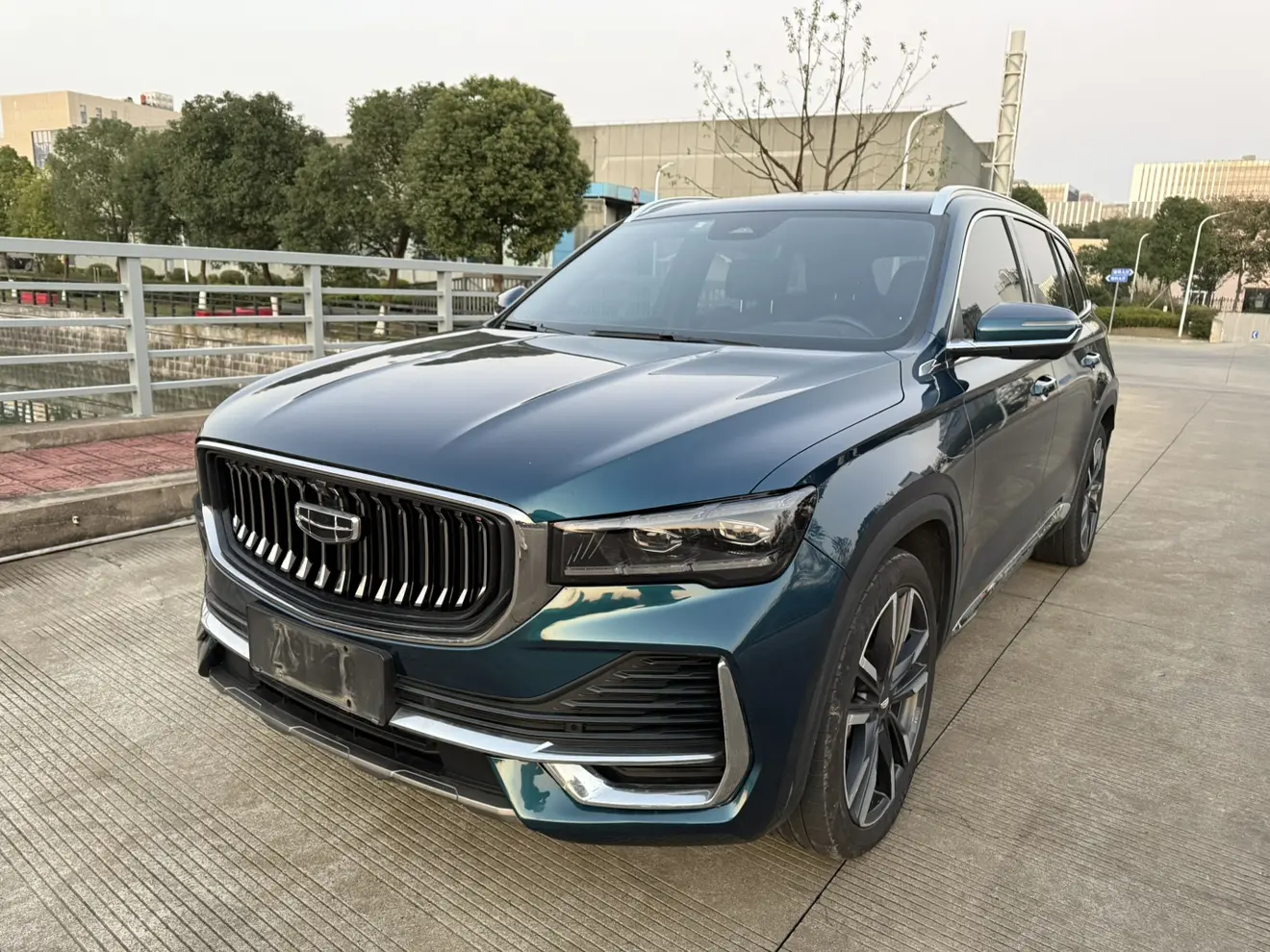 Geely Monjaro (Xingyue L)  из Китая