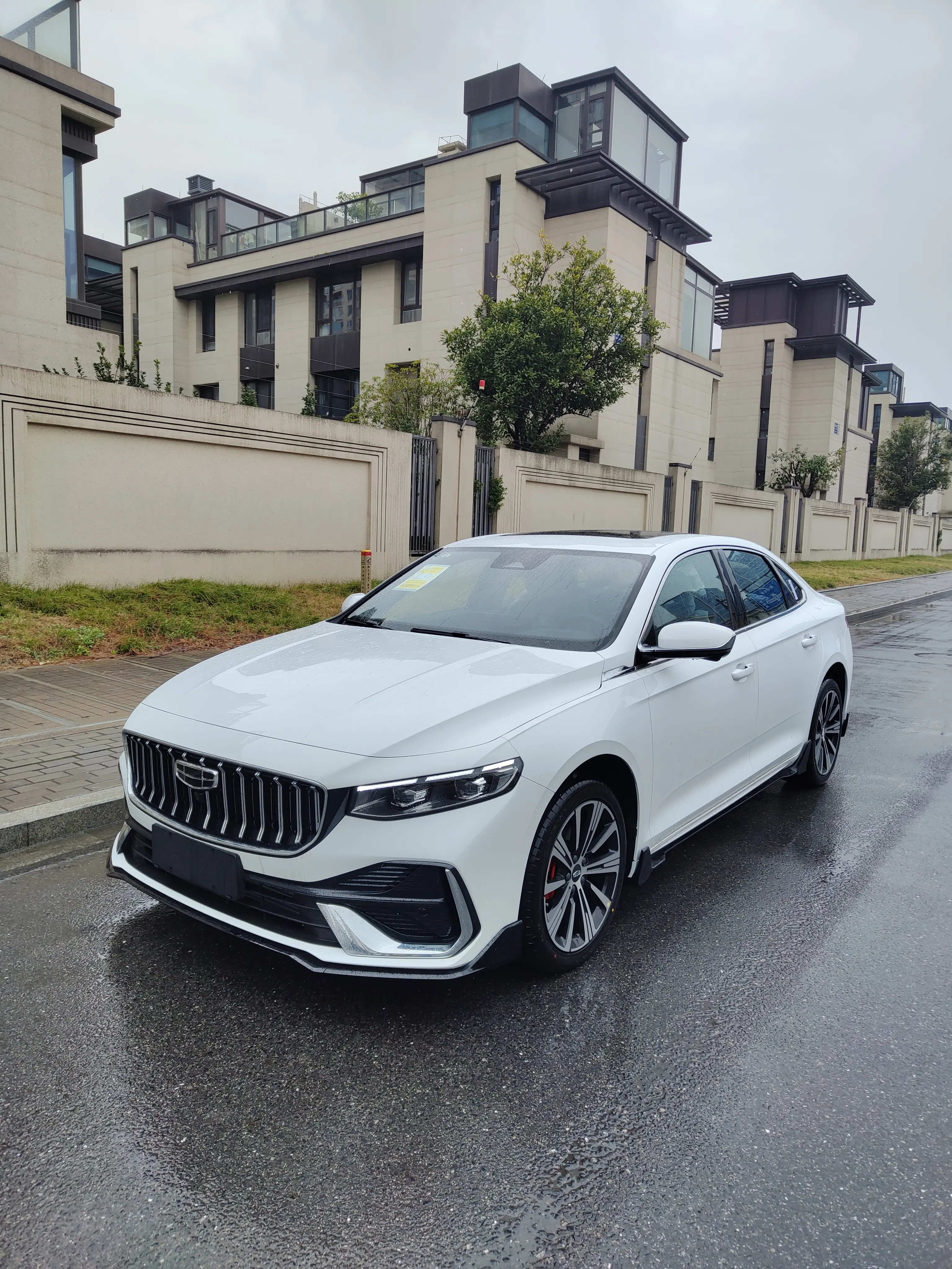 Geely Xing Rui  из Китая