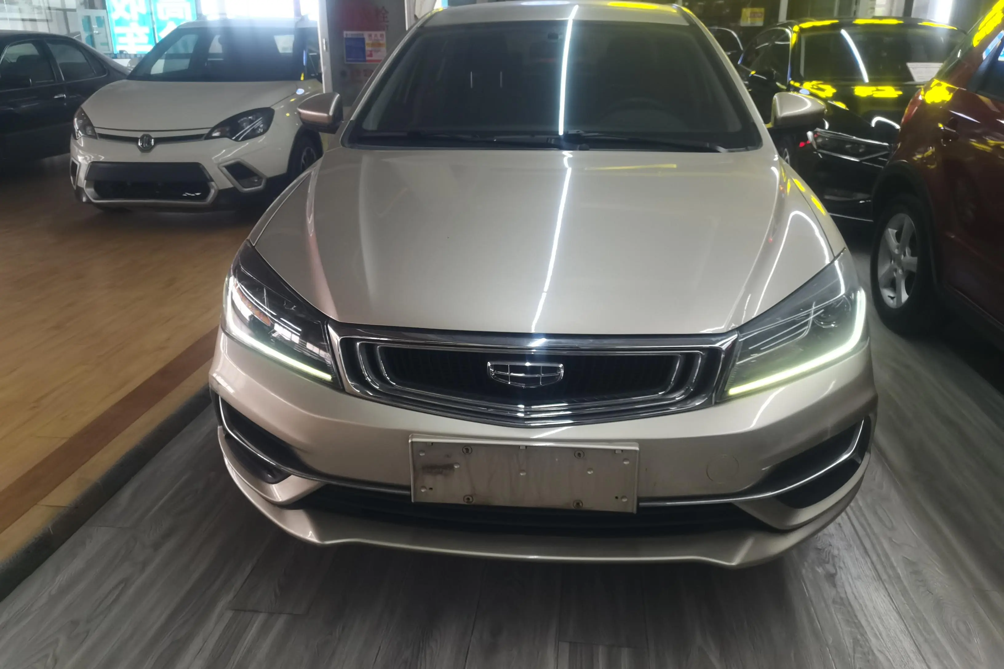 Geely Emgrand  из Китая