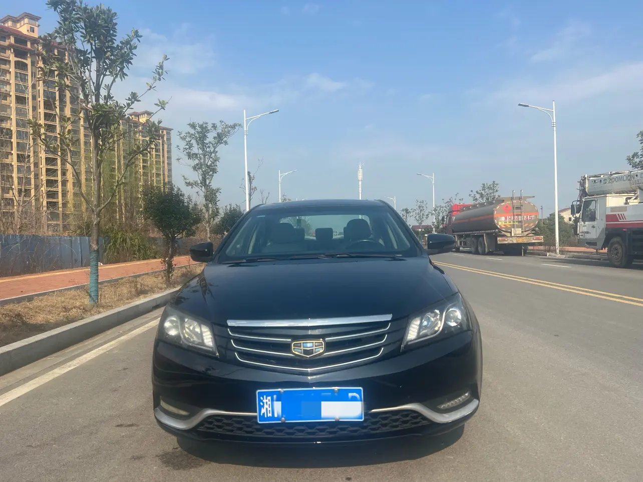 Geely Emgrand  из Китая