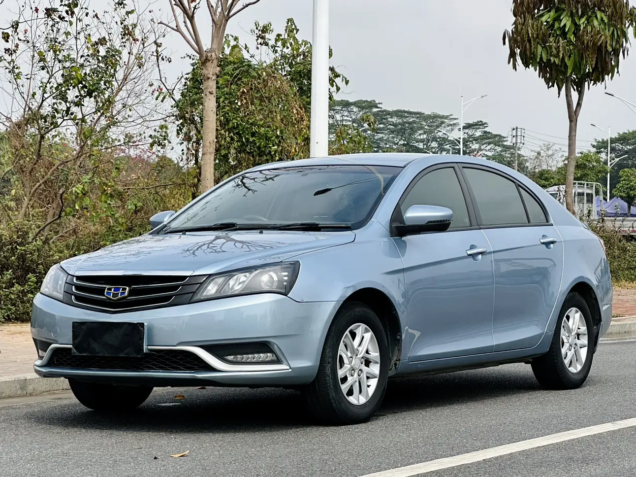 Geely Emgrand  из Китая