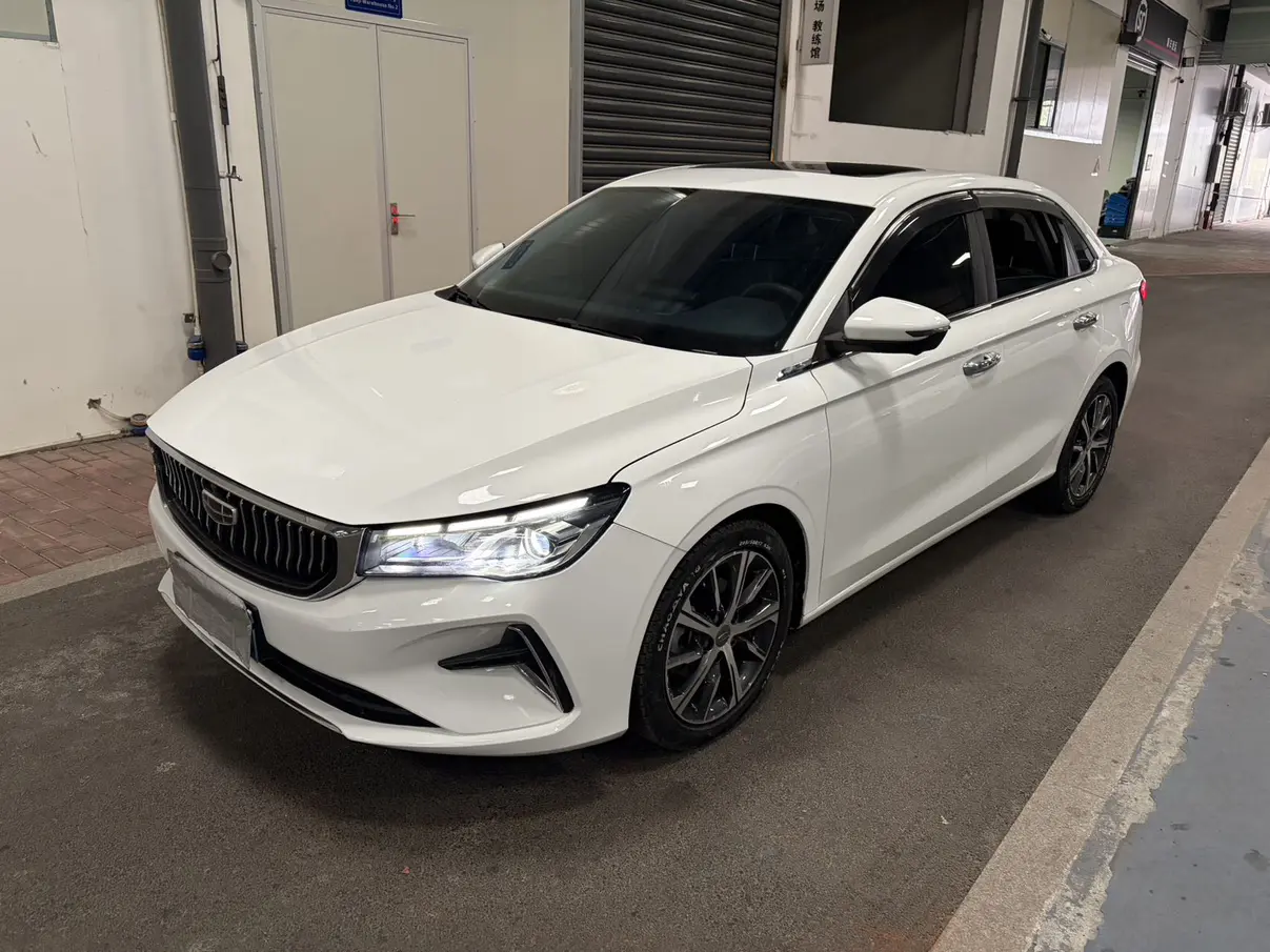 Geely Emgrand  из Китая