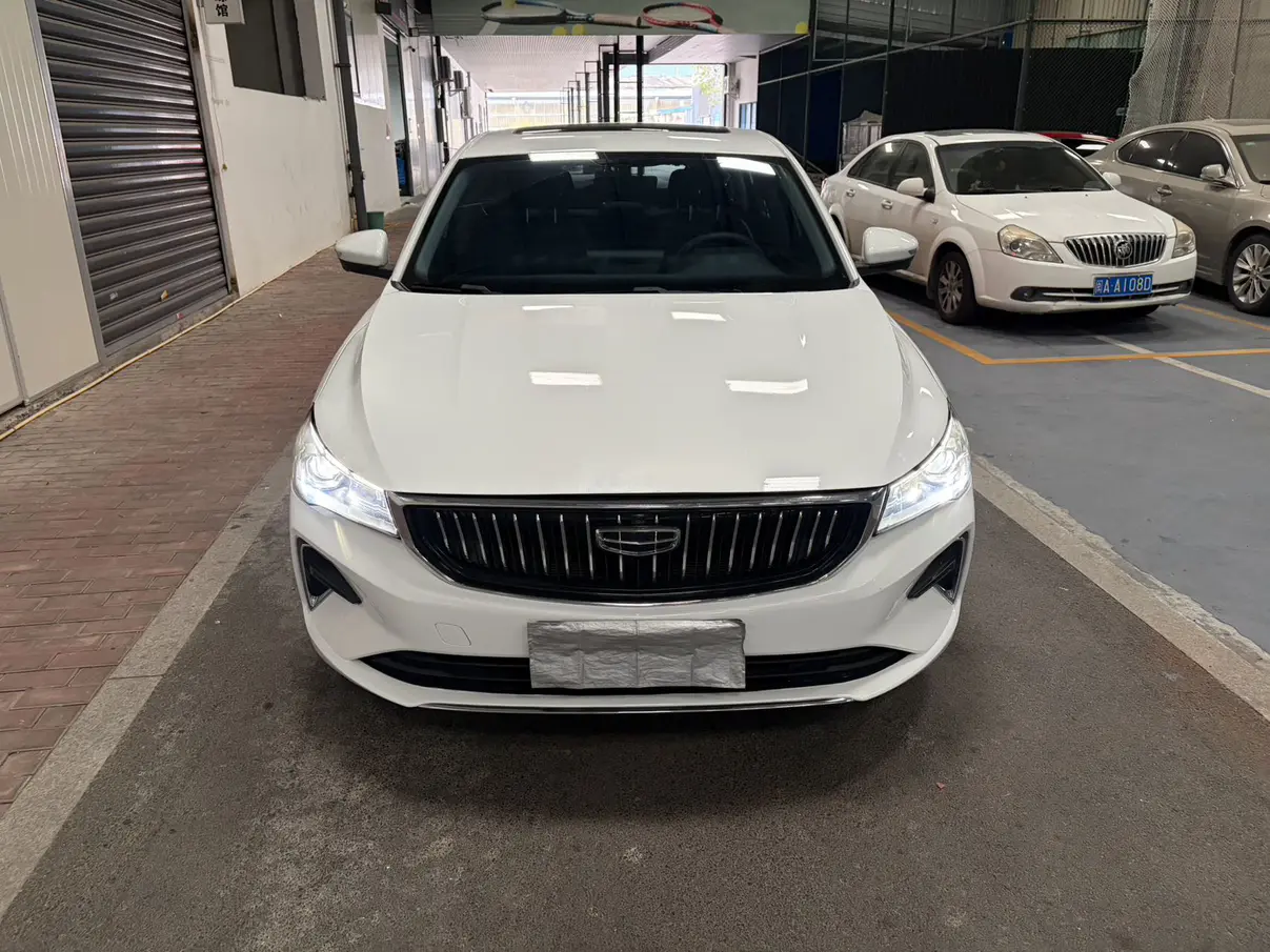 Geely Emgrand  из Китая